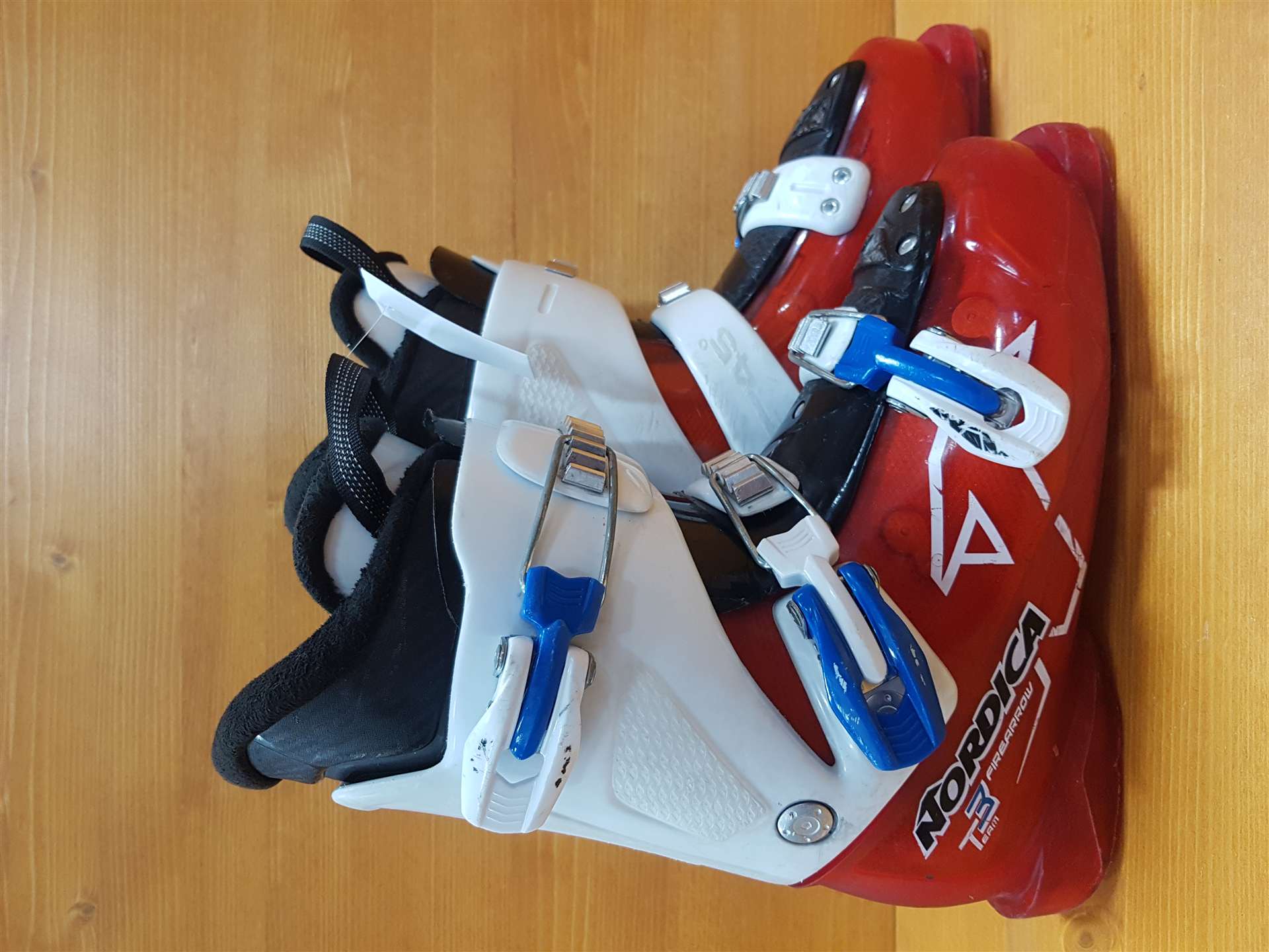 Použité lyžiarky NORDICA Firearrow Team 3