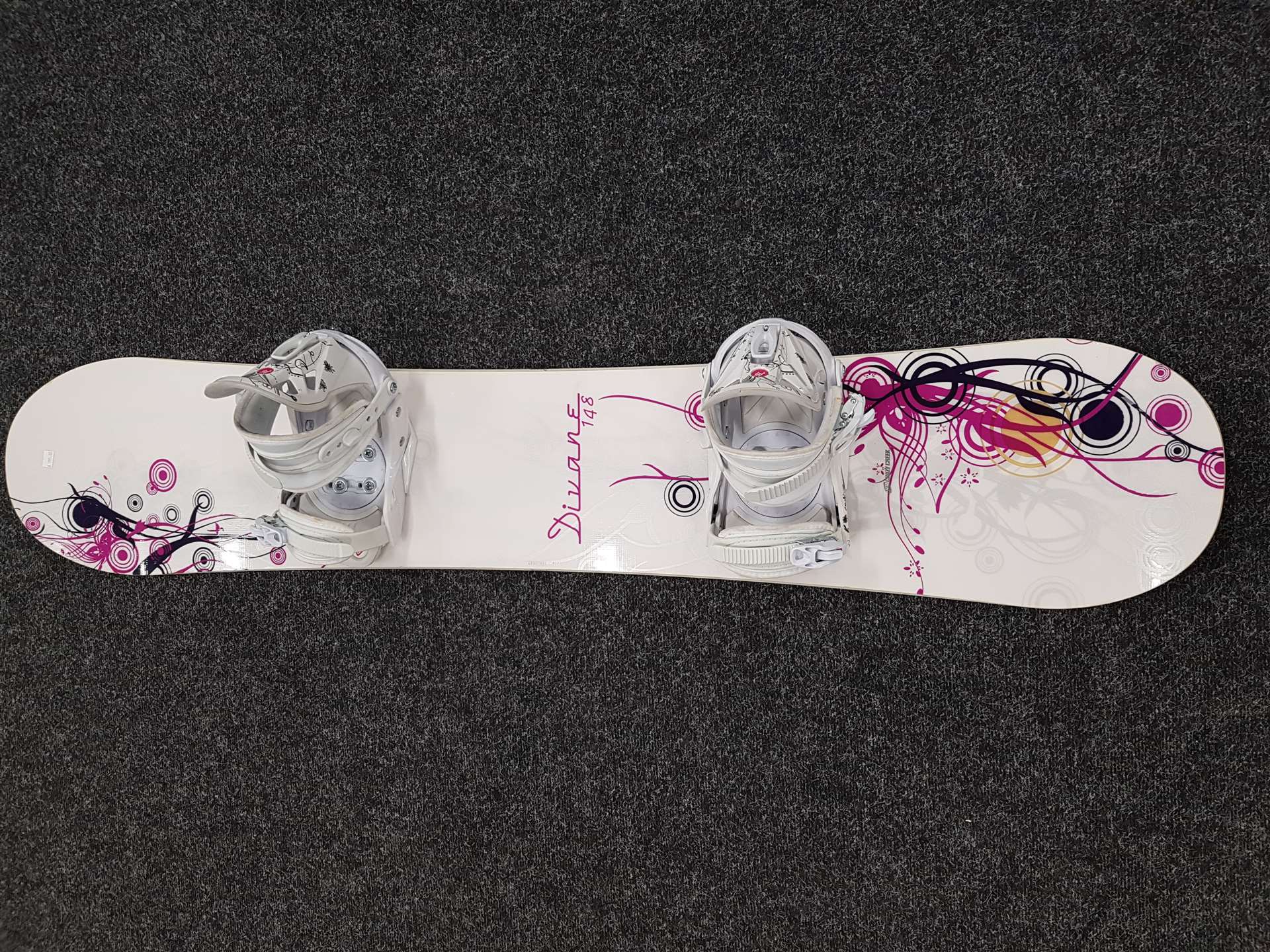 Placă de snowboard CRAZY CREEK Divane second-hand + legături Fire Fly mărimea M/L