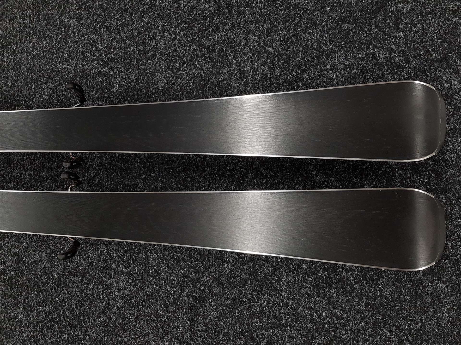 Sci usati BLIZZARD Stormbird 7.2 + attacchi Marker TPC 10