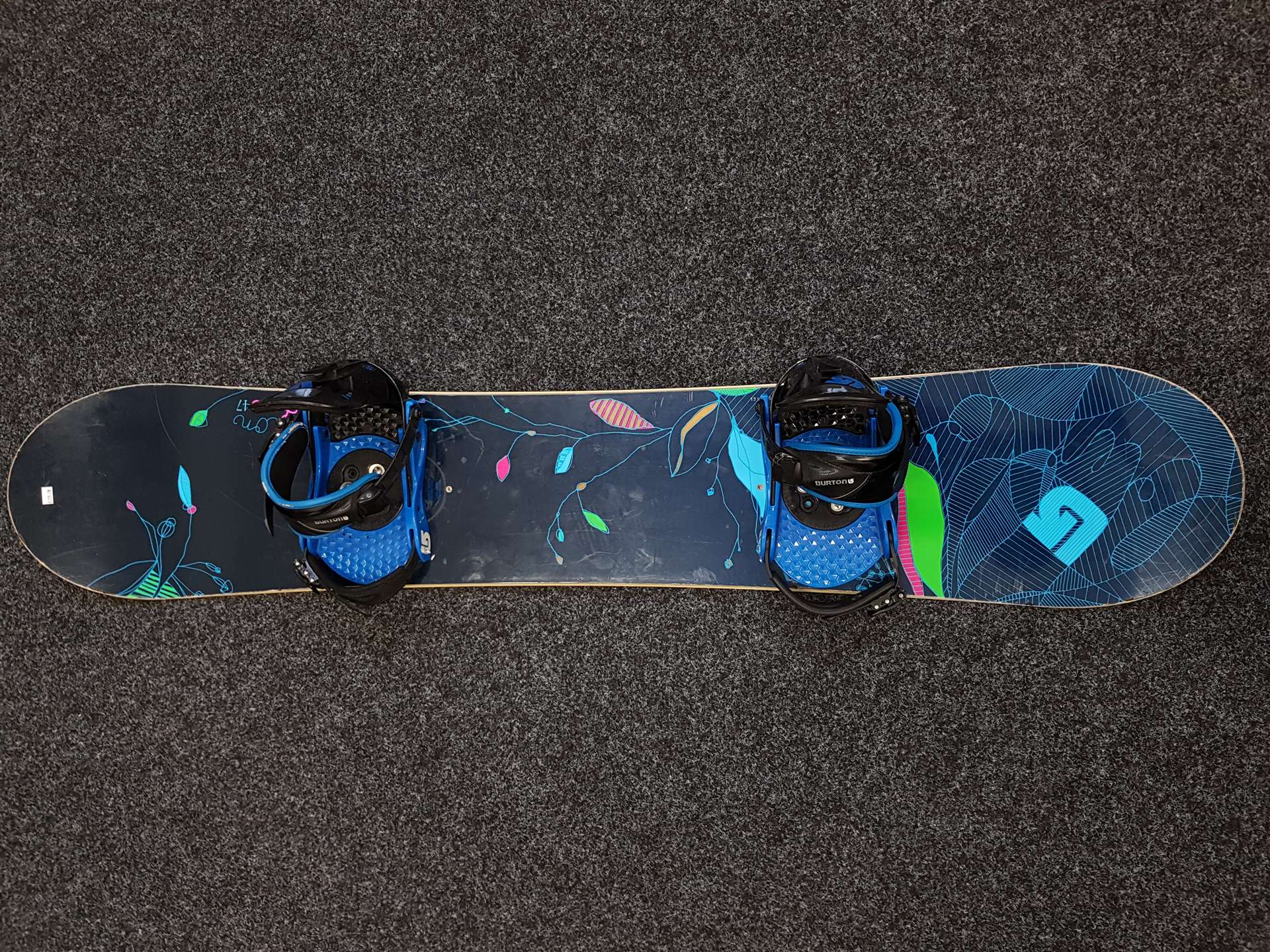 Snowboard BURTON Lux usato + attacchi BURTON taglia S