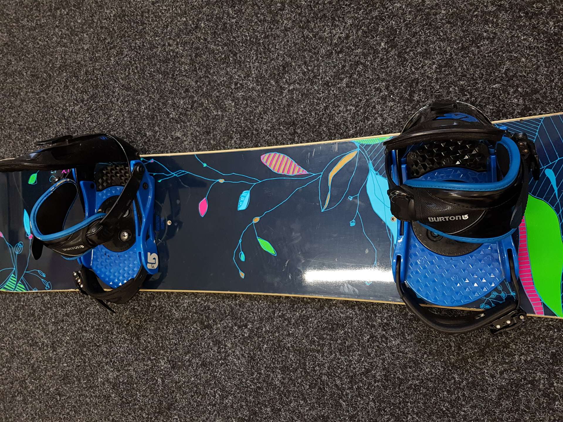 Snowboard BURTON Lux usato + attacchi BURTON taglia S