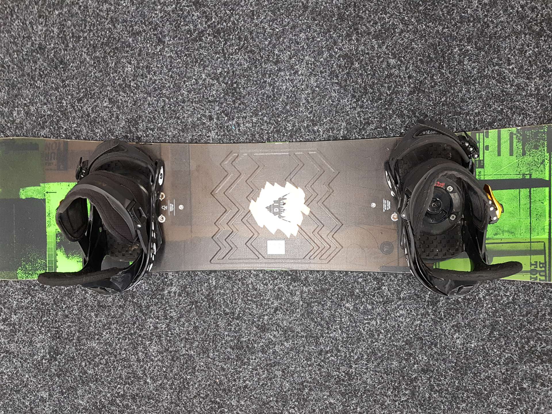 Snowboard BURTON Radius usato + attacchi Burton taglia S