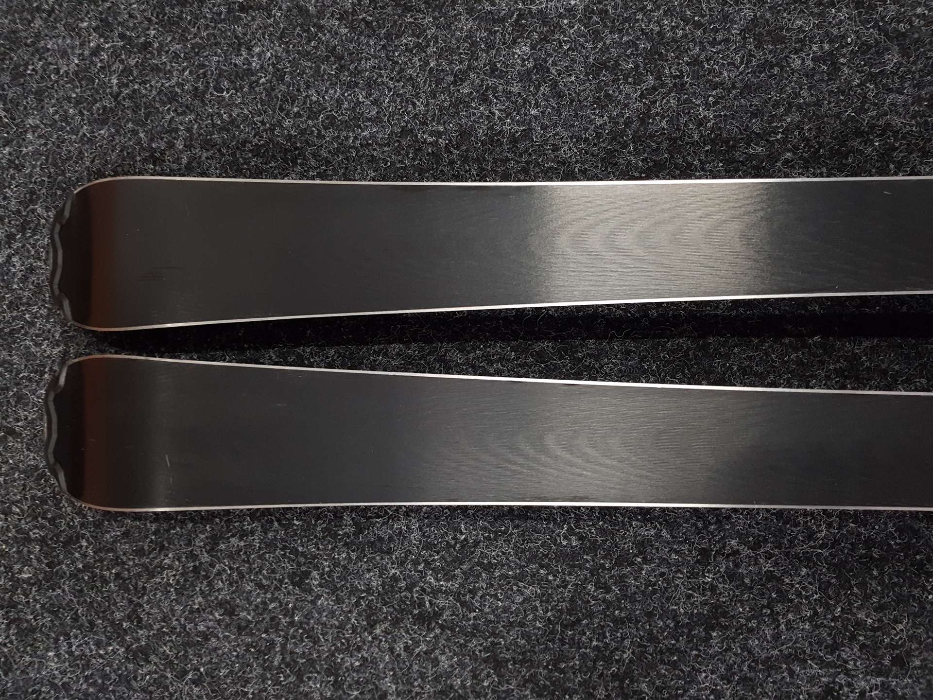 Skis HEAD Mothl Rules d'occasion + fixations Tyrolia SLR 7.5