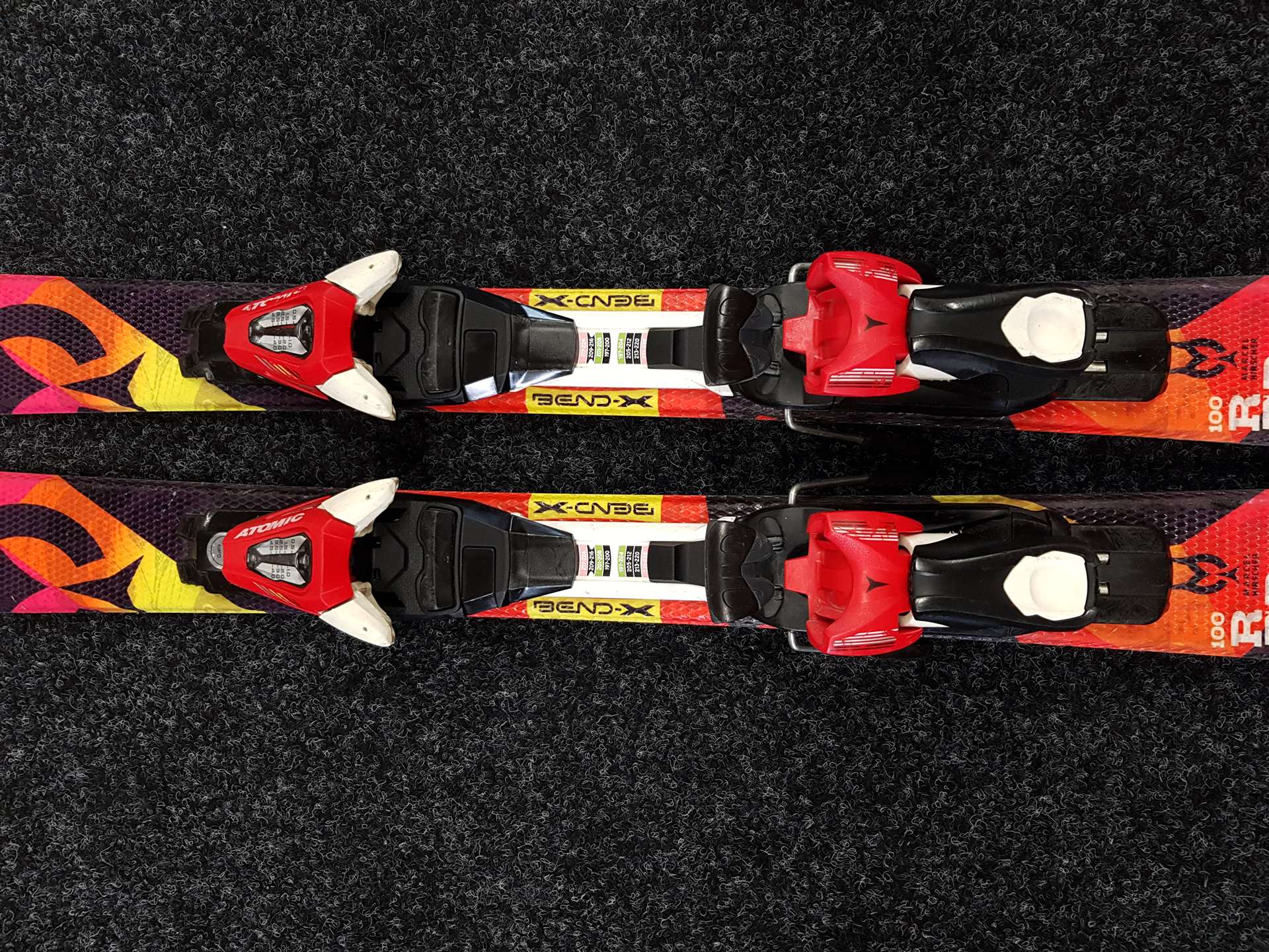 Gebrauchte Kinderski ATOMIC Redster + Atomic XTE 45 Bindungen