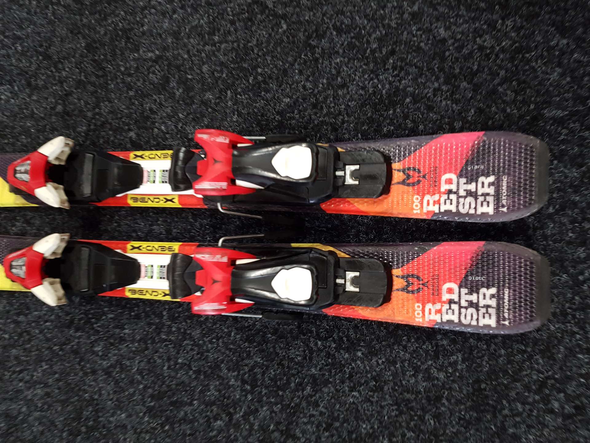 Gebrauchte Kinderski ATOMIC Redster + Atomic XTE 45 Bindungen