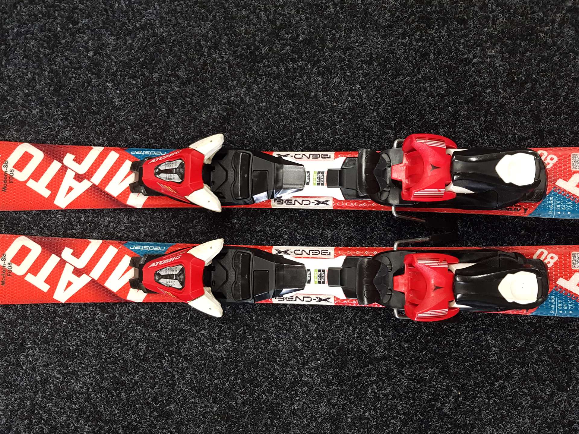 Rabljene dječje skije ATOMIC Redster XT 80 + vezovi Atomic XTE 45
