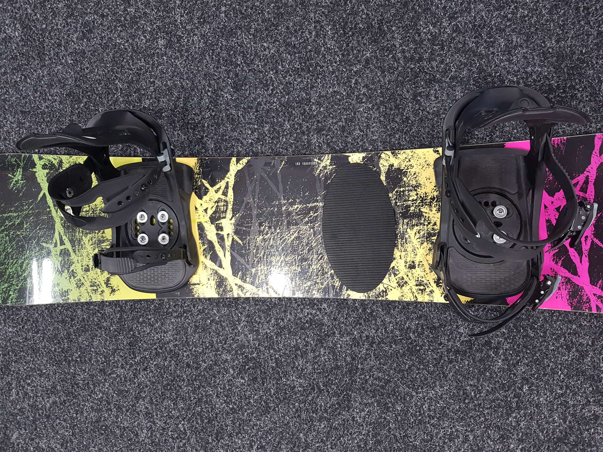 Gebrauchtes Snowboard SEVEN SUMMITS Riot + Dreamscape Bindungen Größe S/M