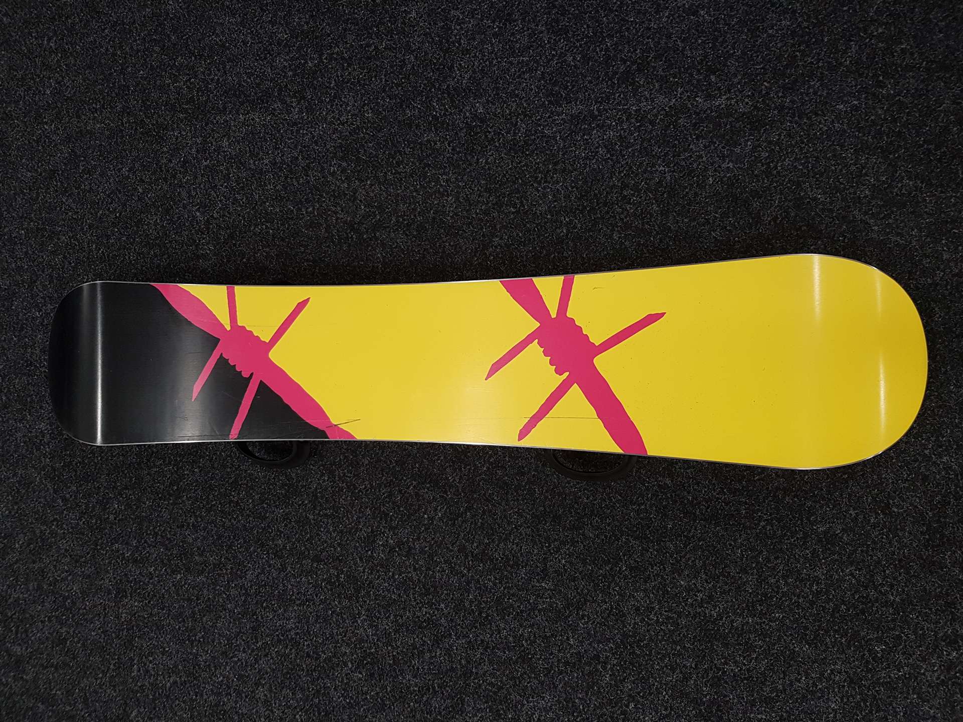 Gebrauchtes Snowboard SEVEN SUMMITS Riot + Dreamscape Bindungen Größe S/M