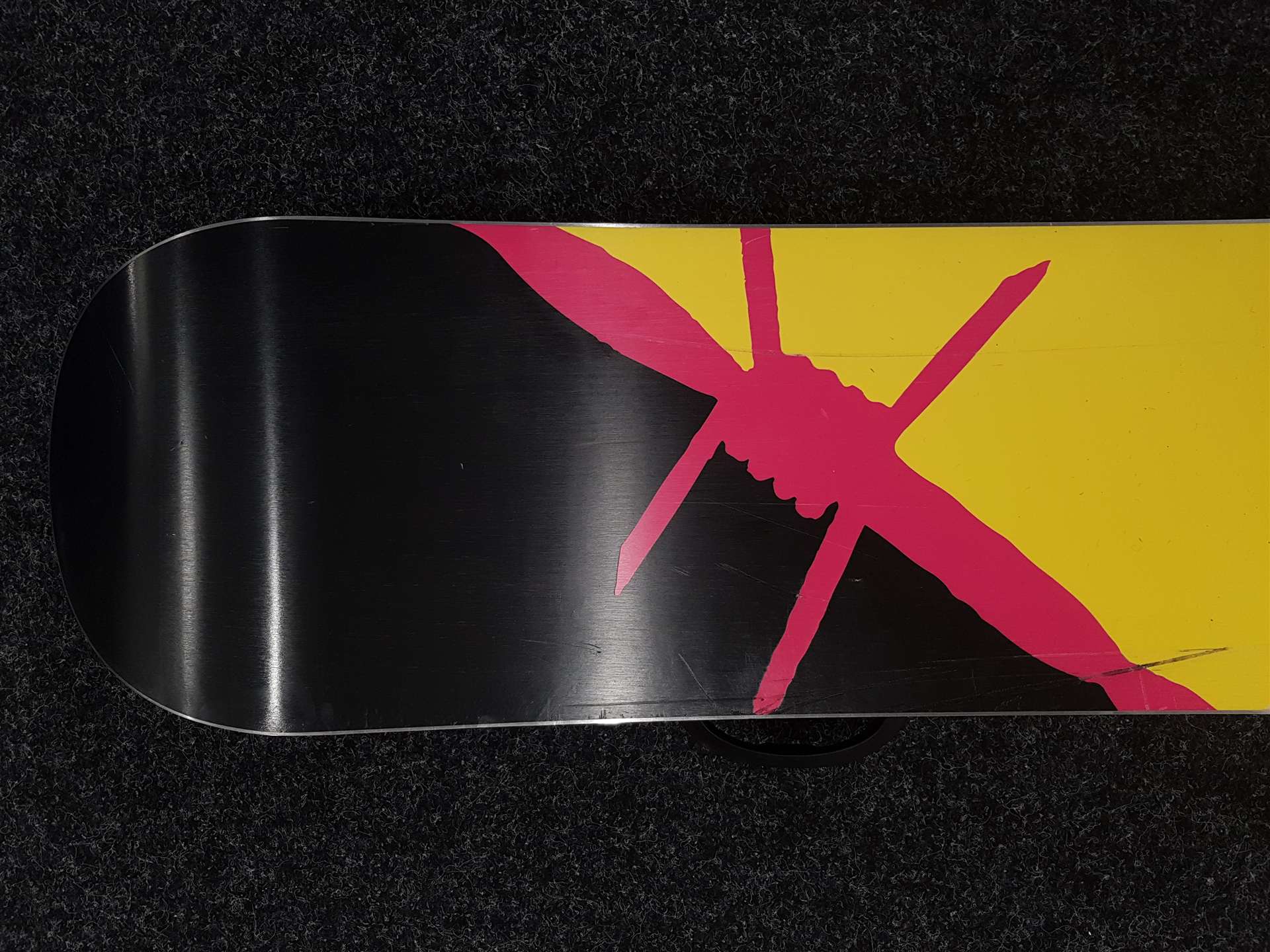 Gebrauchtes Snowboard SEVEN SUMMITS Riot + Dreamscape Bindungen Größe S/M