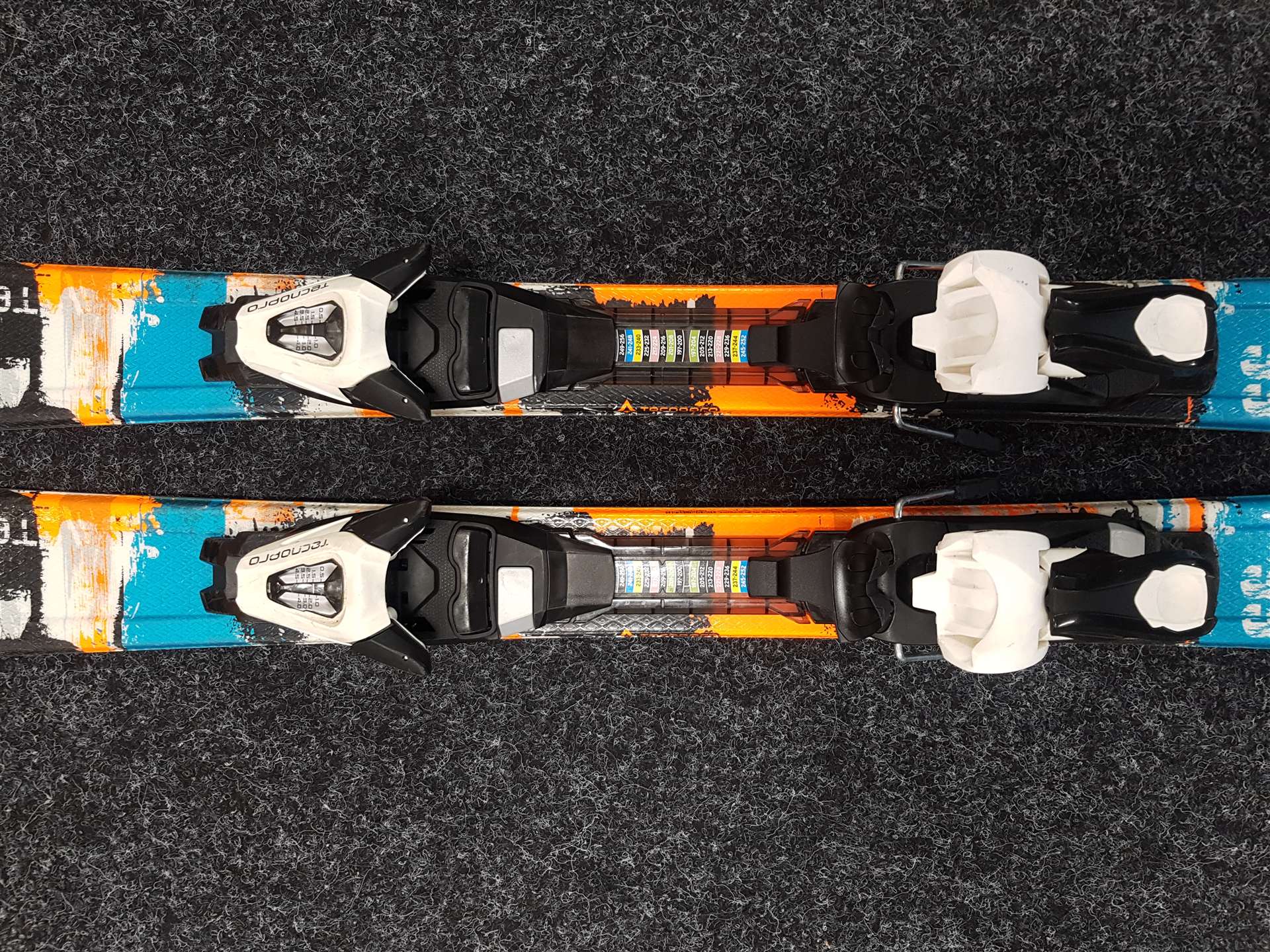 Gebruikte kinderski's TECNOPRO Pulse Team 66 + Tecnopro TC45 bindingen