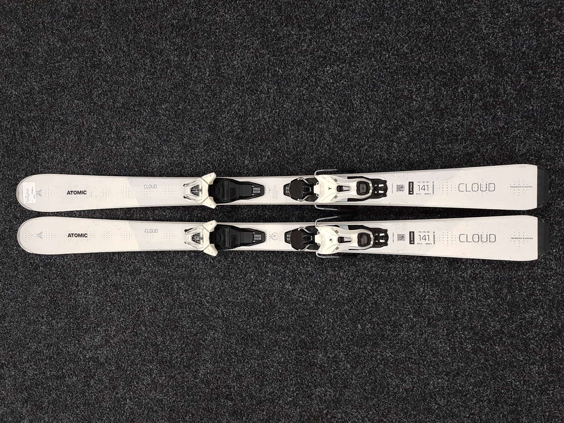 Gebrauchte ATOMIC Cloud Skier + Atomic Lithium 10 Bindungen