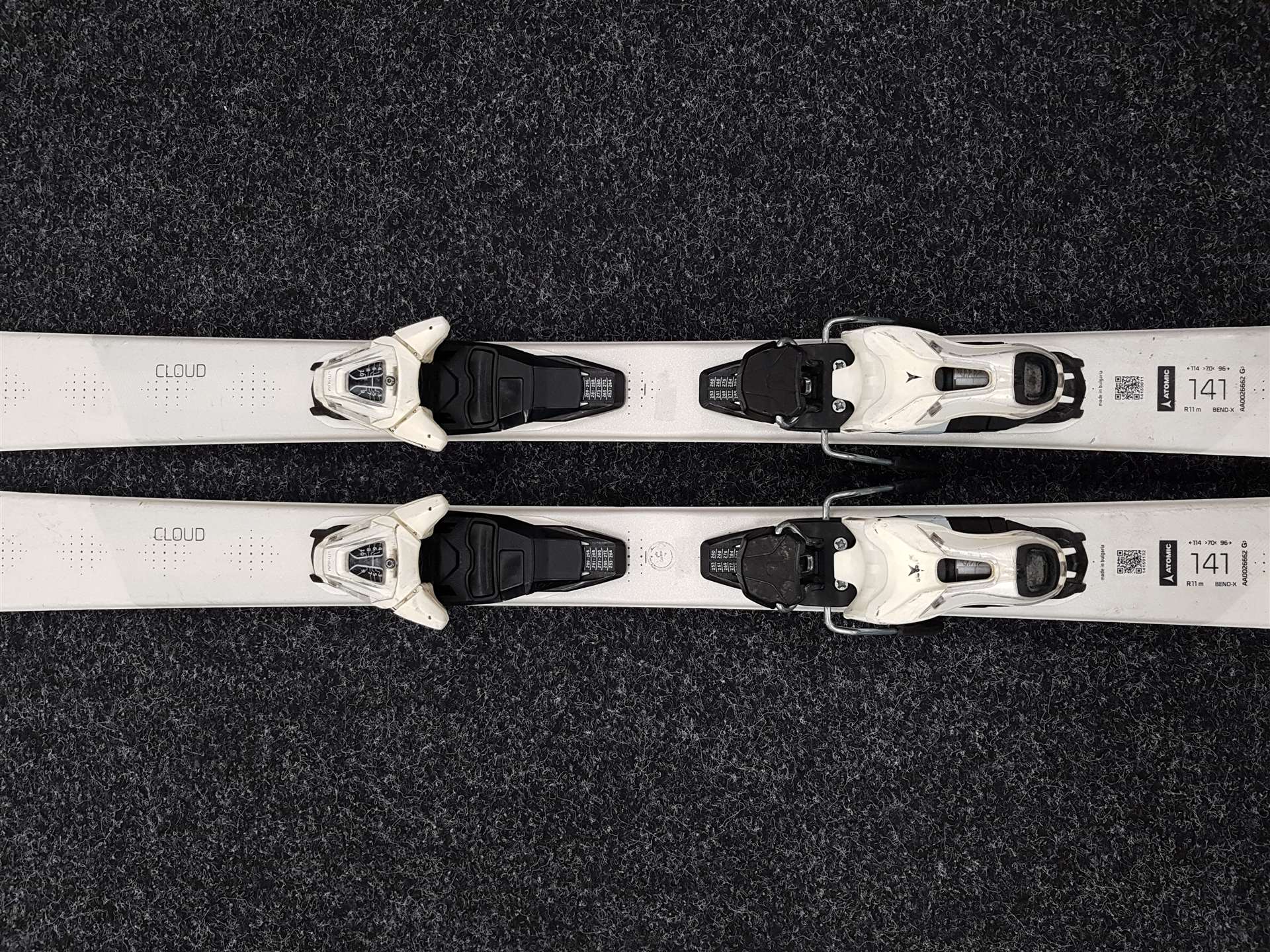 Gebrauchte ATOMIC Cloud Skier + Atomic Lithium 10 Bindungen