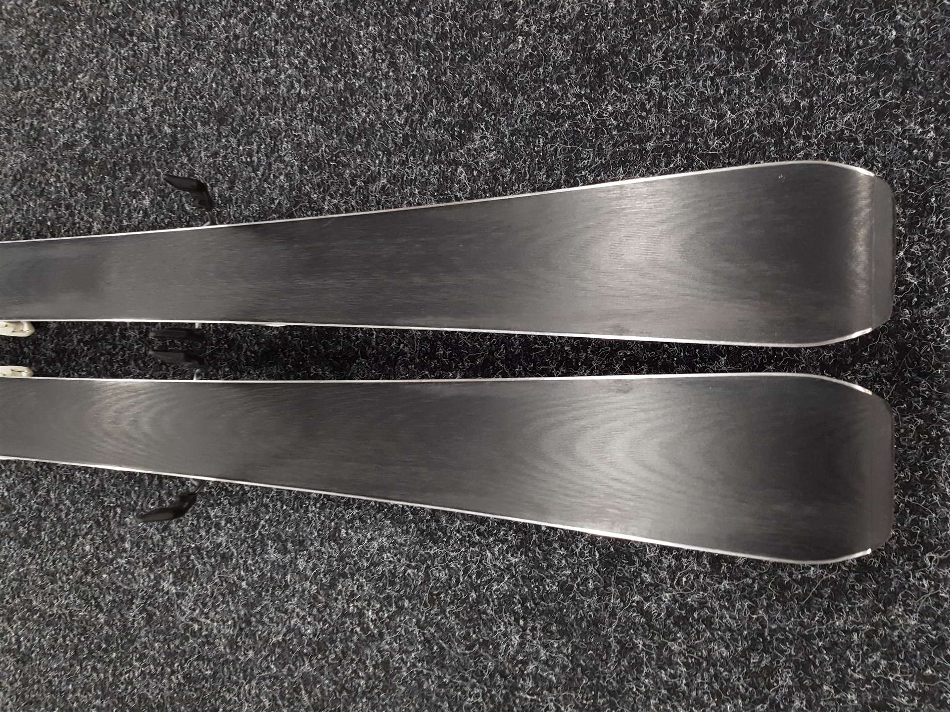 Gebrauchte ATOMIC Cloud Skier + Atomic Lithium 10 Bindungen