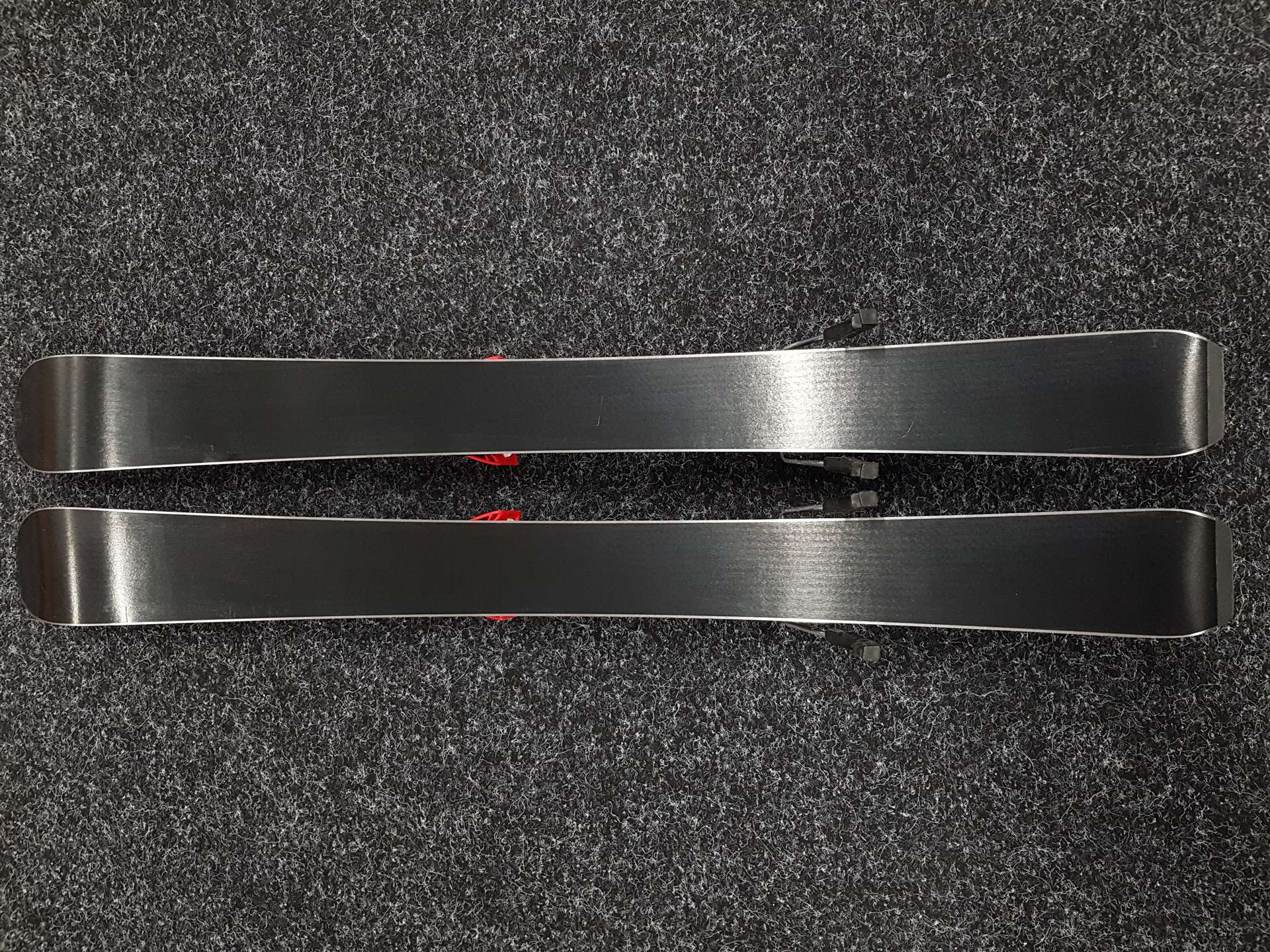 Schiuri pentru copii folosite ATOMIC Redster J2 + legături Atomic 5