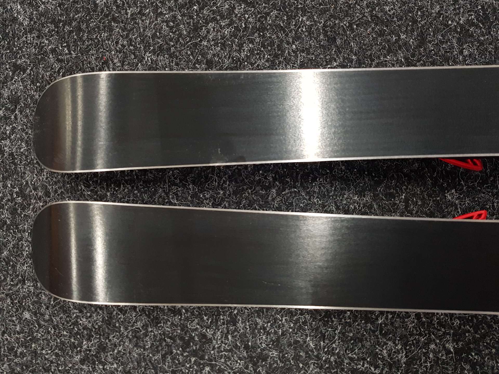 Schiuri pentru copii folosite ATOMIC Redster J2 + legături Atomic 5