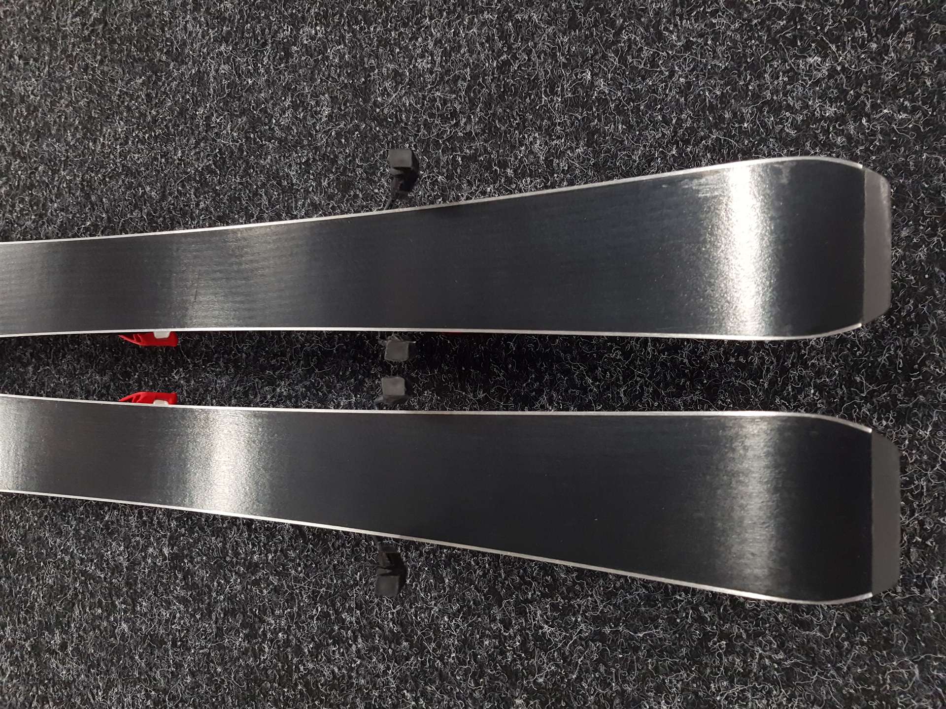 Schiuri pentru copii folosite ATOMIC Redster J2 + legături Atomic 5