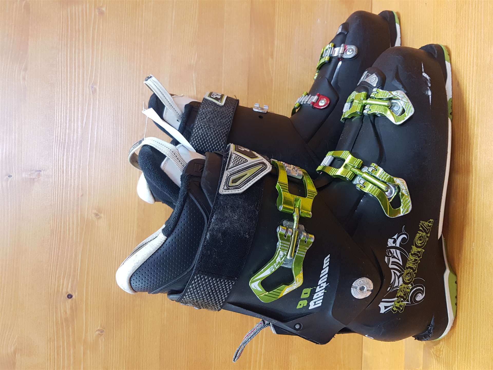 Gebrauchte Skischuhe TECNICA Magnum 90