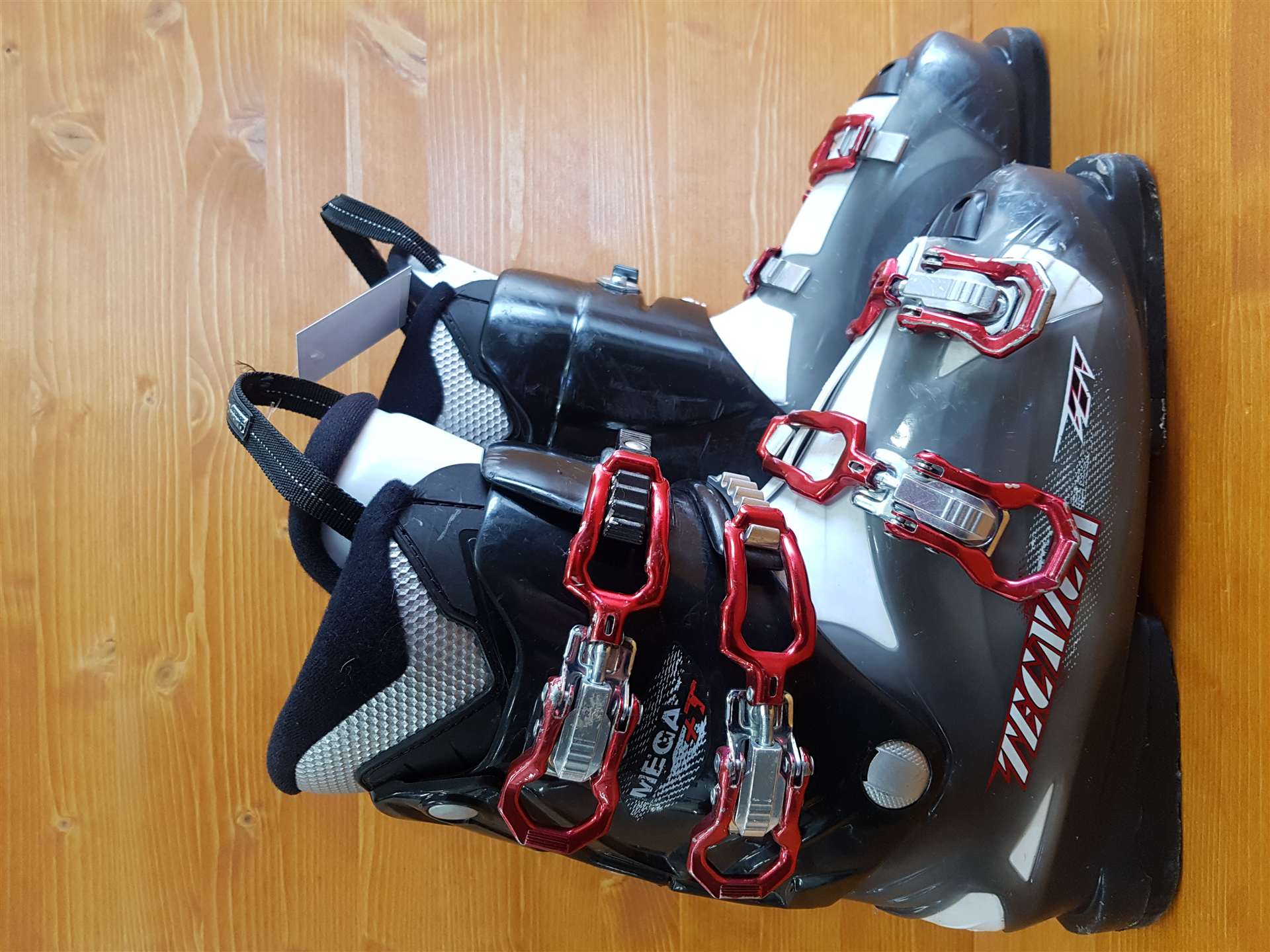 Použité lyžiarky TECNICA Mega +T