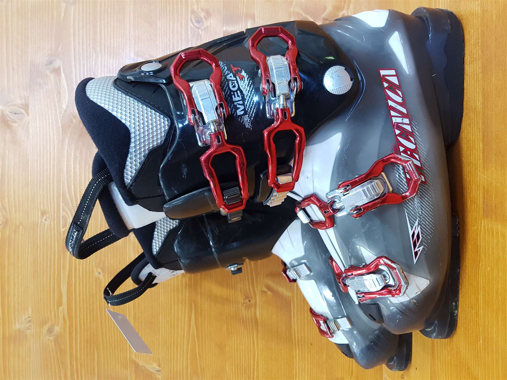 Použité lyžiarky TECNICA Mega +T