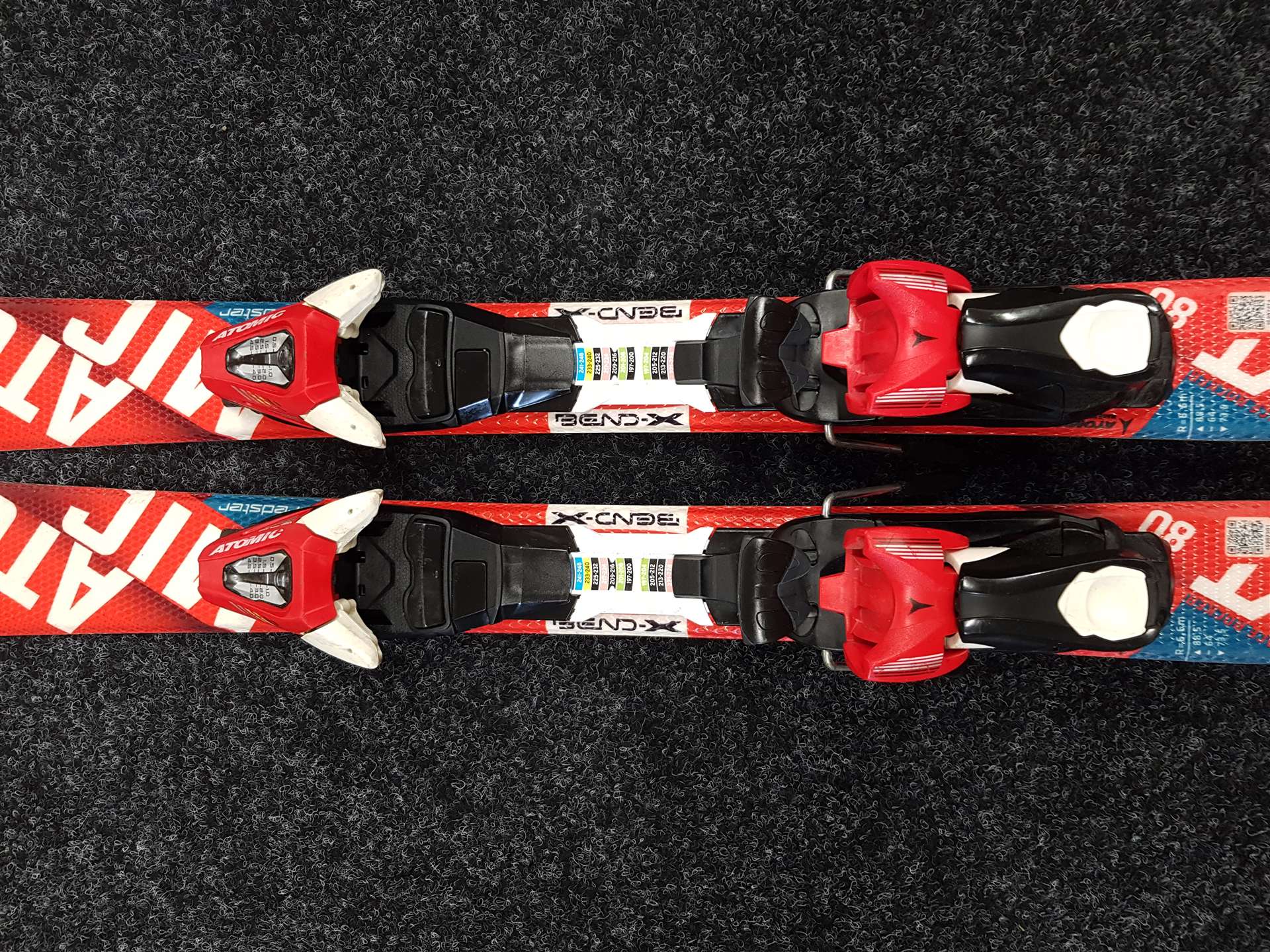 Rabljene dječje skije ATOMIC Redster XT 80 + vezovi Atomic XTE 45