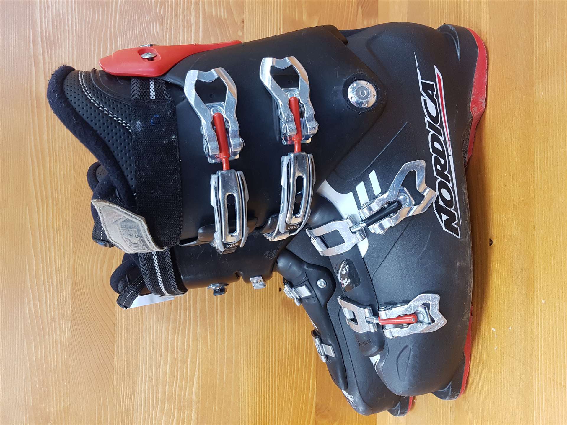 Použité lyžařky NORDICA NXT X