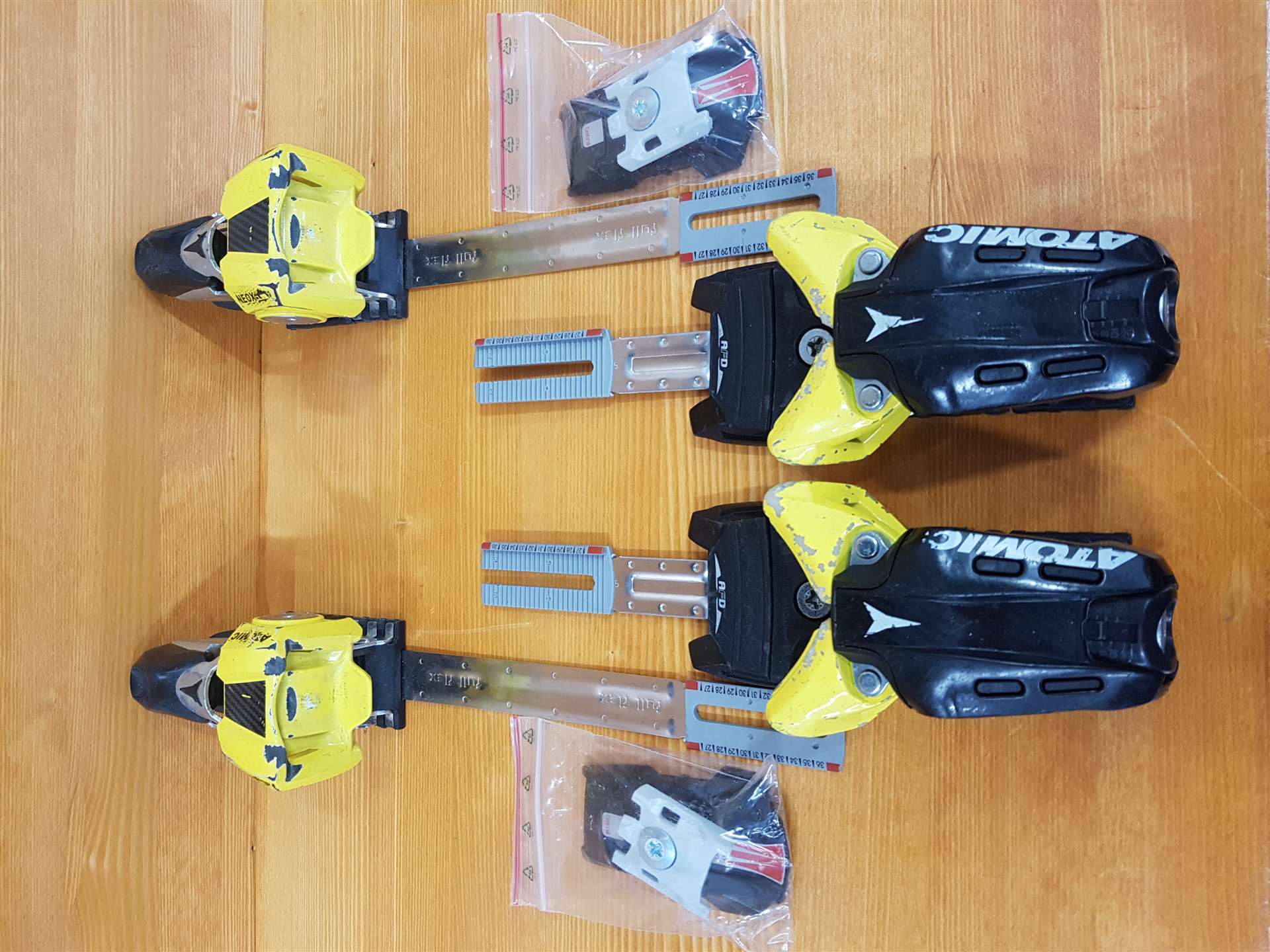 Použité vázání Atomic Neox 12 (12 DIN)