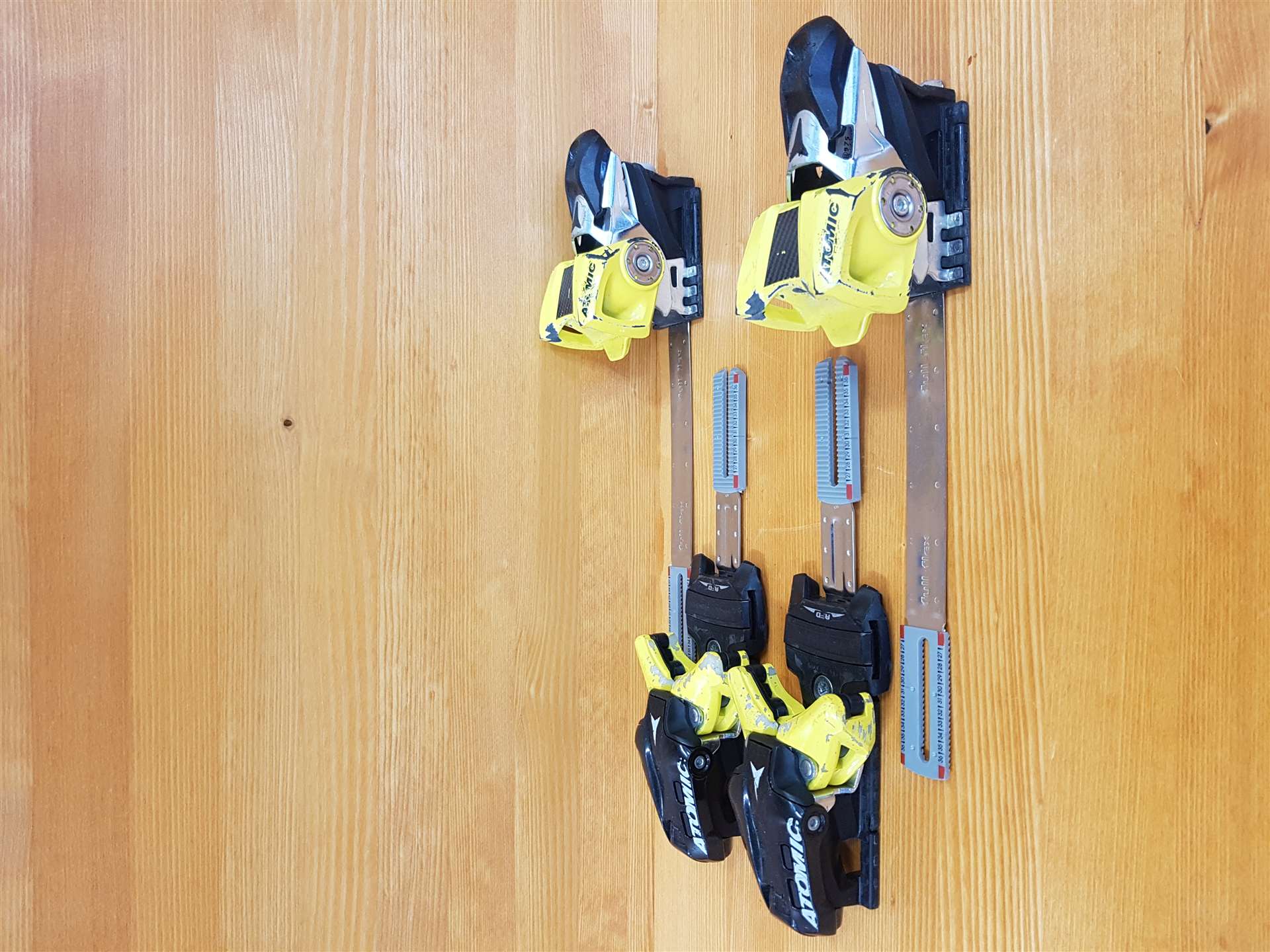 Použité vázání Atomic Neox 12 (12 DIN)