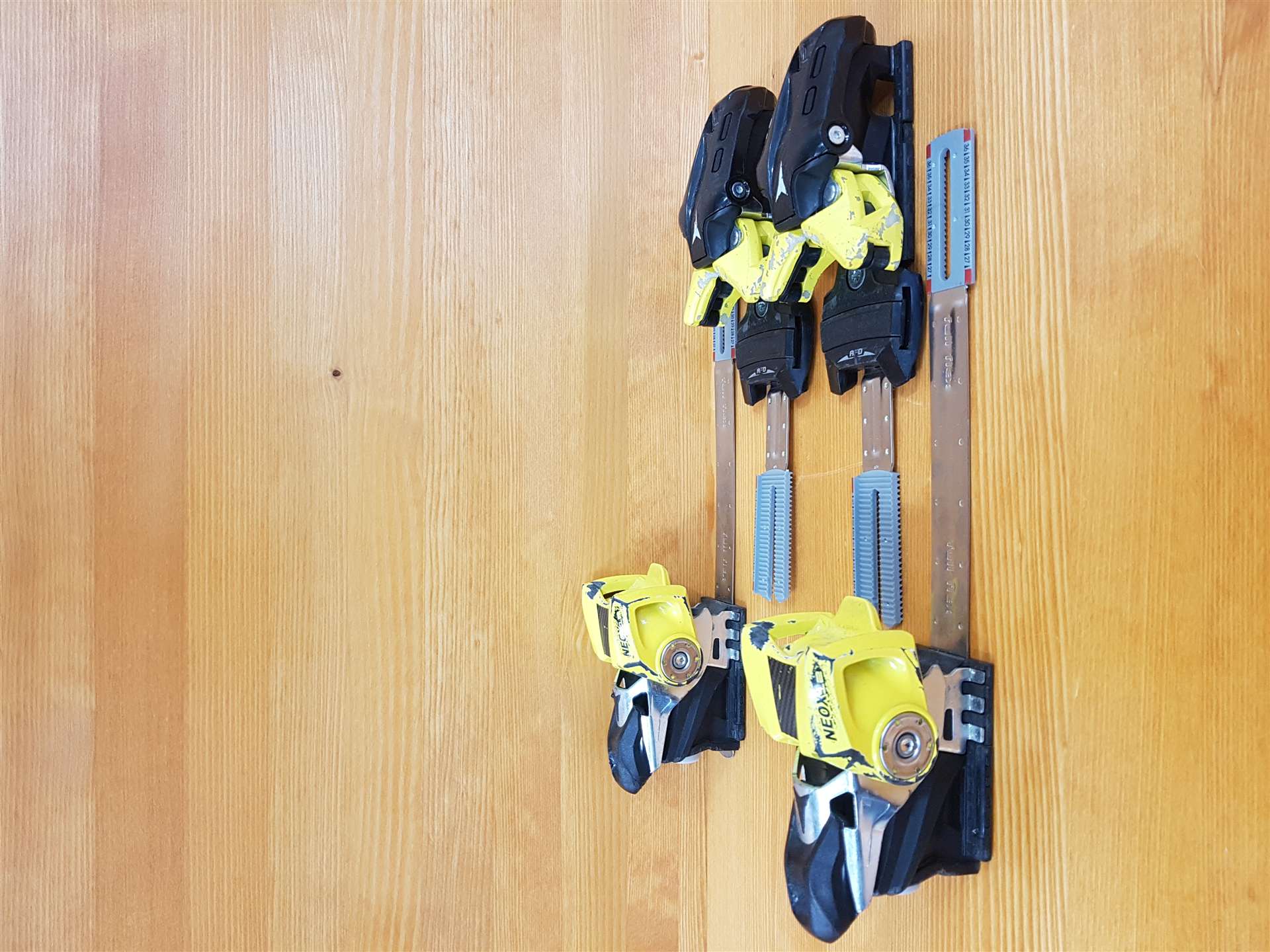 Použité vázání Atomic Neox 12 (12 DIN)