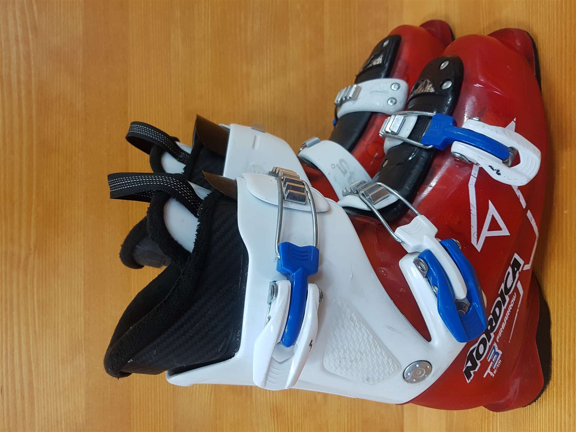 Chaussures de ski d'occasion NORDICA T3 Firearrow