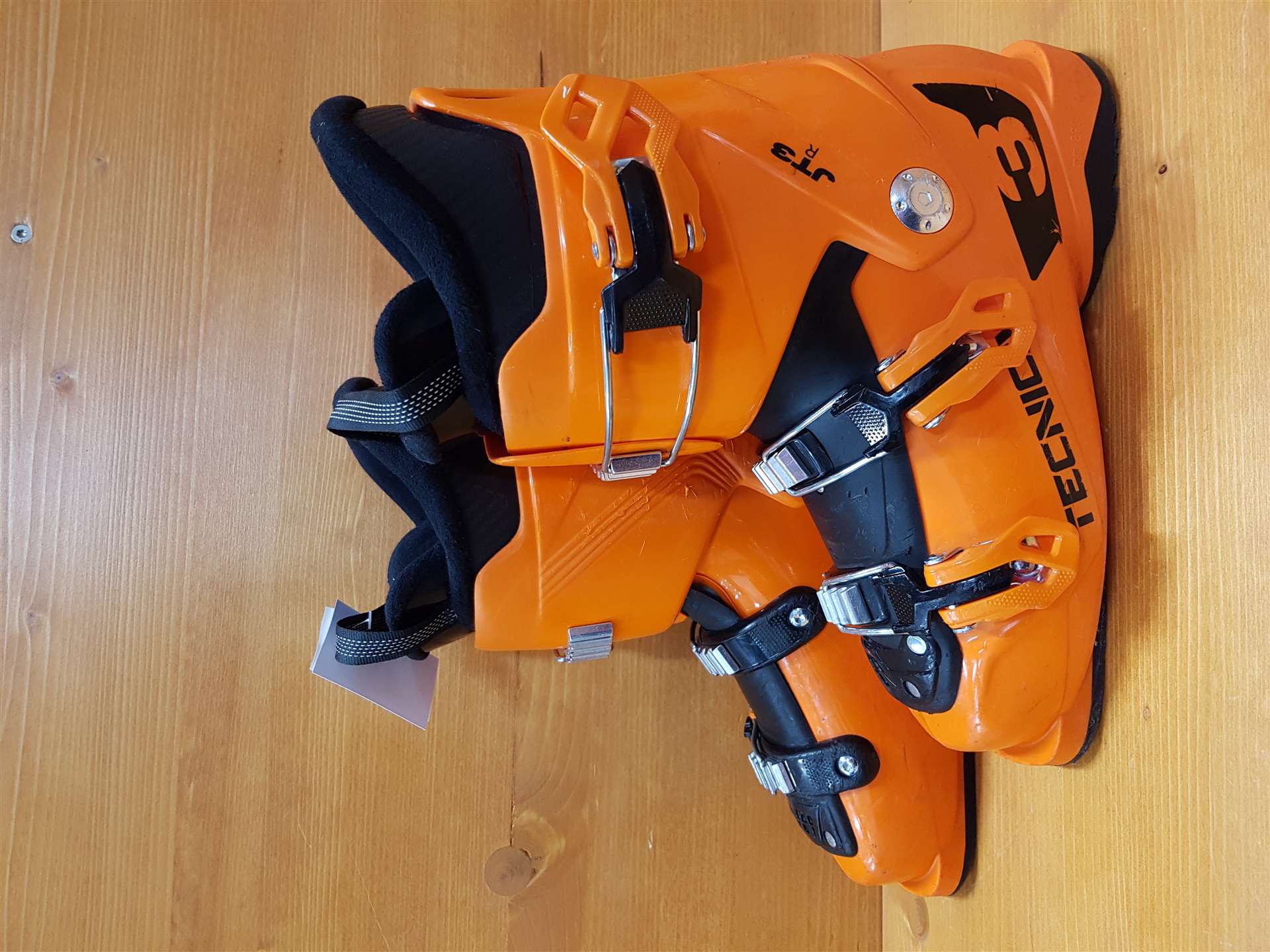 Použité lyžiarky TECNICA JT3 R