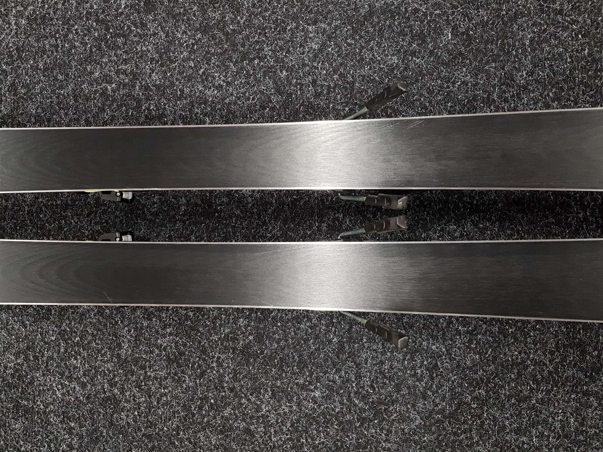 Použité lyže HEAD i.Speed Era 3.0 Kers + viazanie Head PRX 12