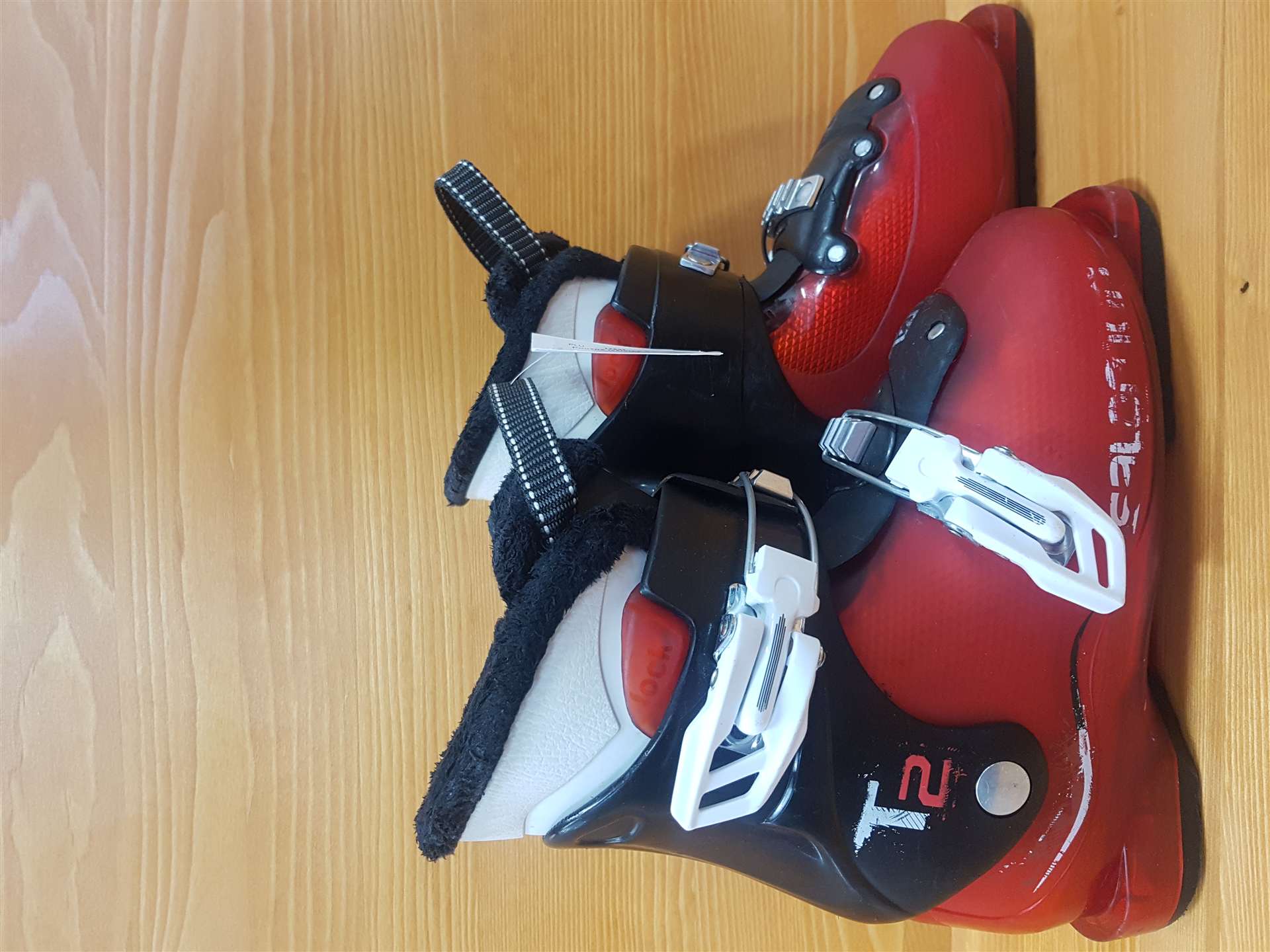 Chaussures de ski SALOMON T2 d'occasion