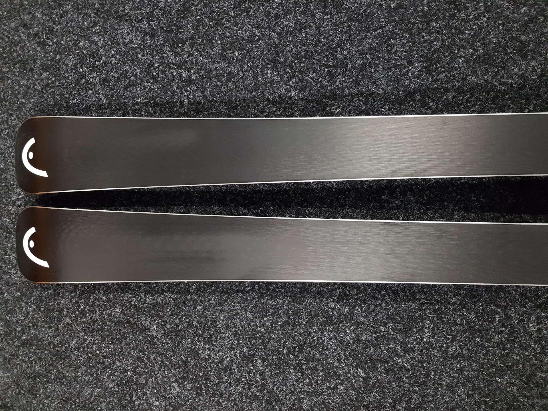 Použité lyže HEAD e-SPEED + vázání Head Freeflex 14