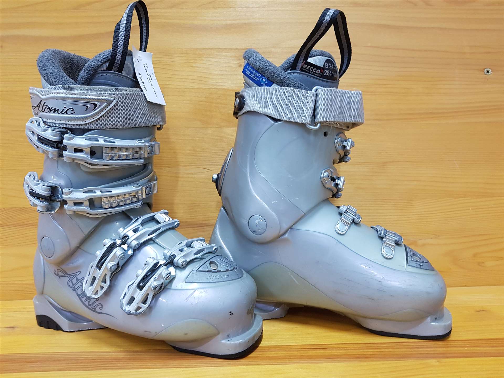 Bazárové lyžařské boty ATOMIC sivé