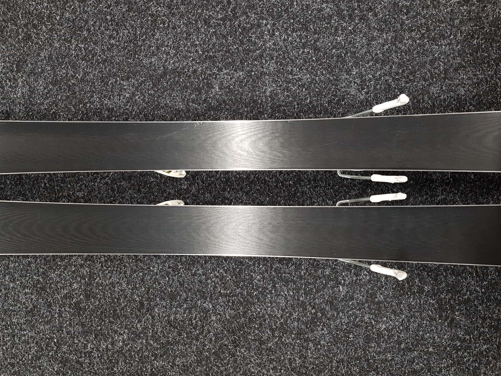 Esquís ATOMIC Affinity Air usados + fijaciones Atomic 10