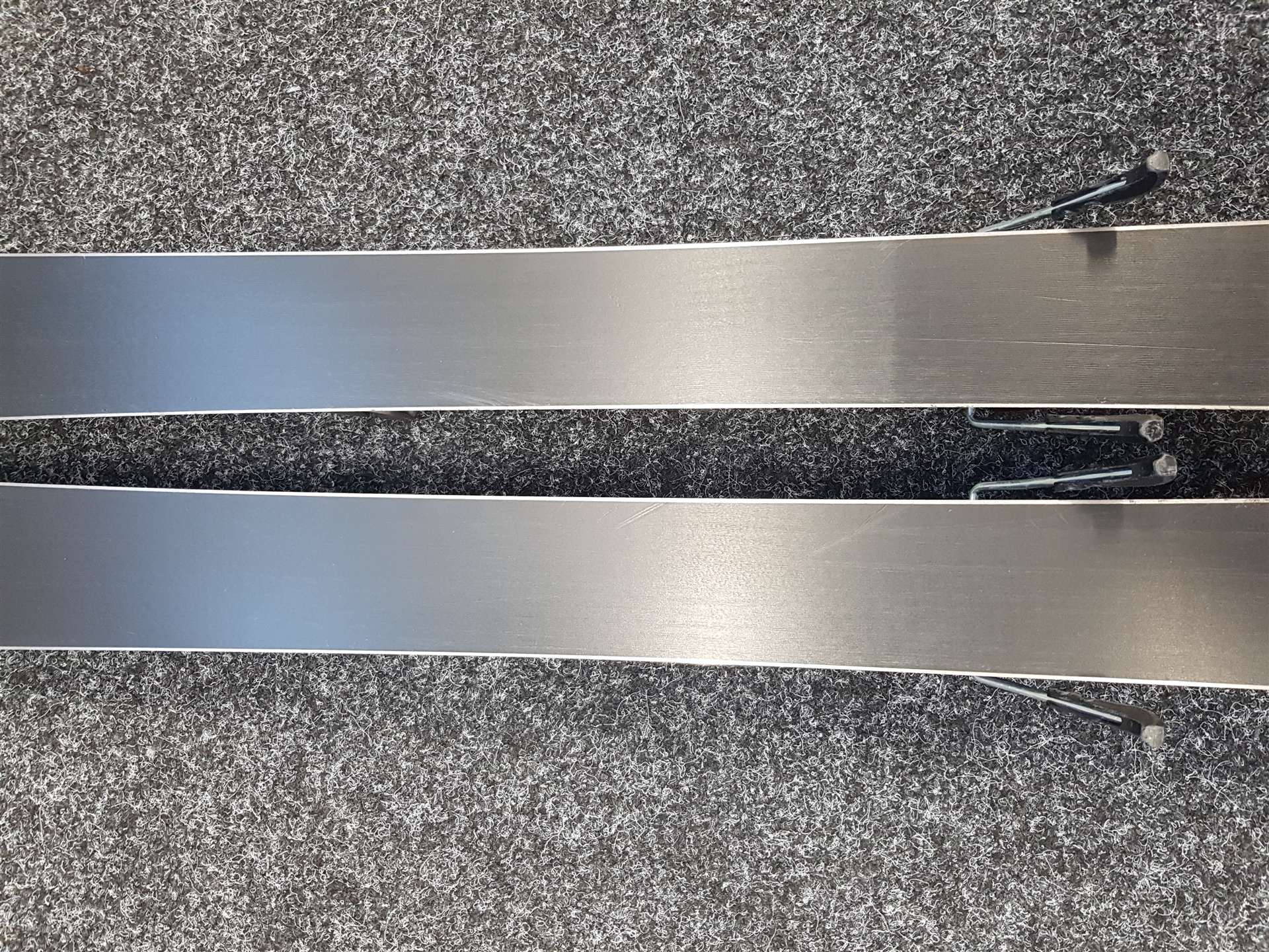 Gebrauchte Kinderski VÖLKL Racetiger Jr + Bindungen Marker 7