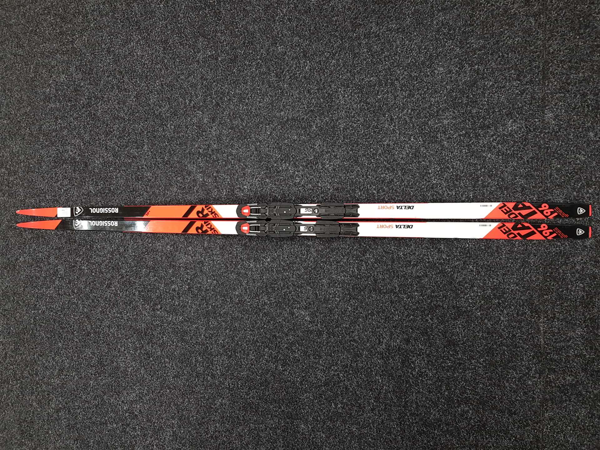Použité bežecké lyže ROSSIGNOL Delta Sport + viazanie NNN Rossignol  Race Classi