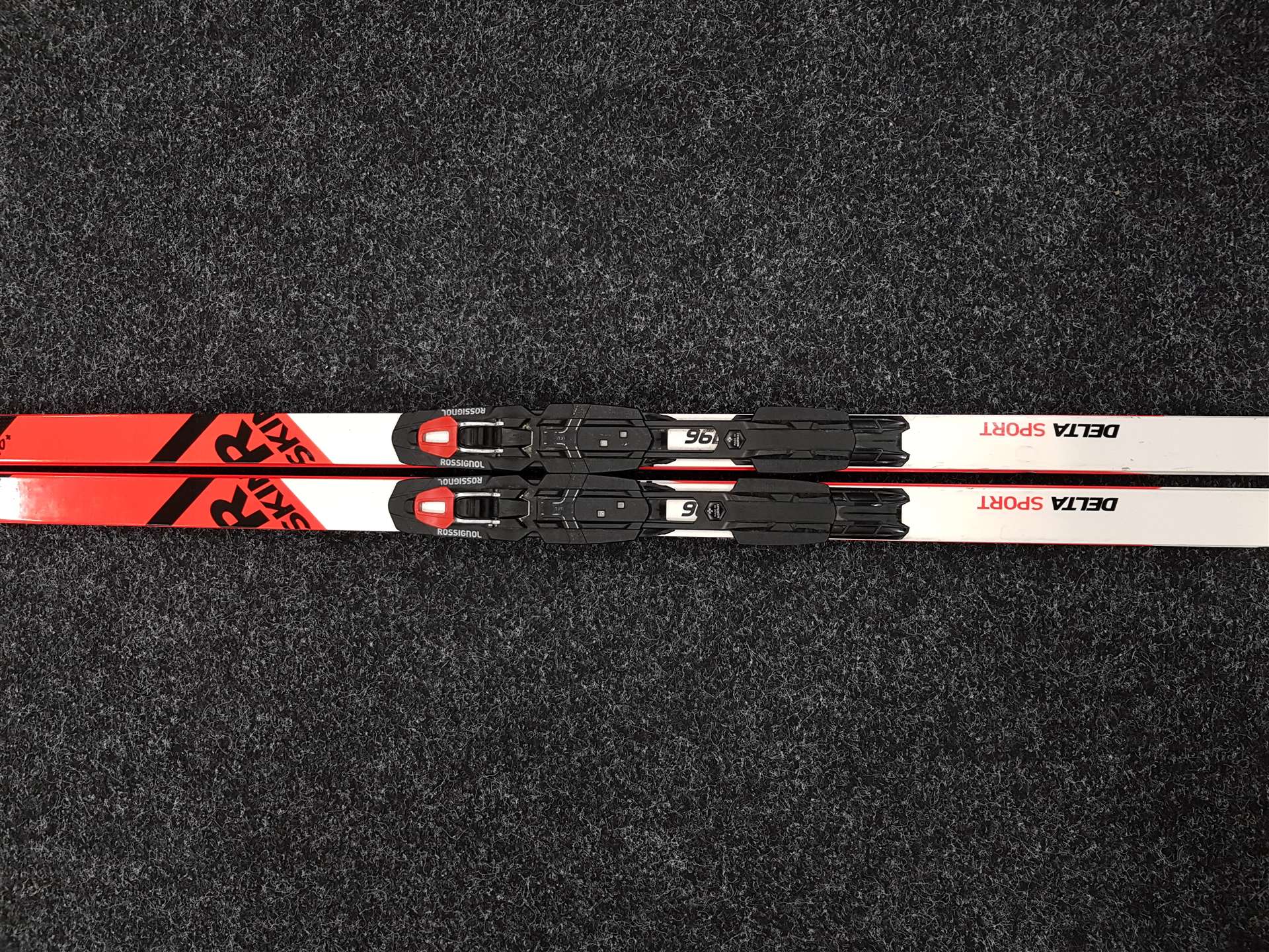 Použité bežecké lyže ROSSIGNOL Delta Sport + viazanie NNN Rossignol  Race Classi