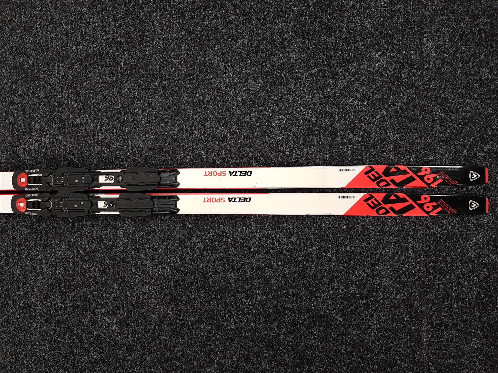 Použité bežecké lyže ROSSIGNOL Delta Sport + viazanie NNN Rossignol  Race Classi