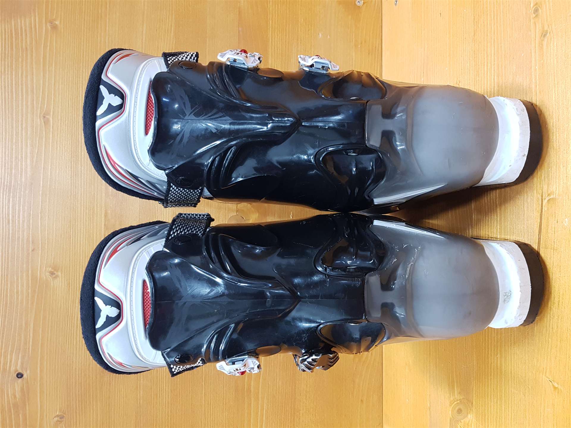 Použité lyžiarky TECNICA PHNX 70