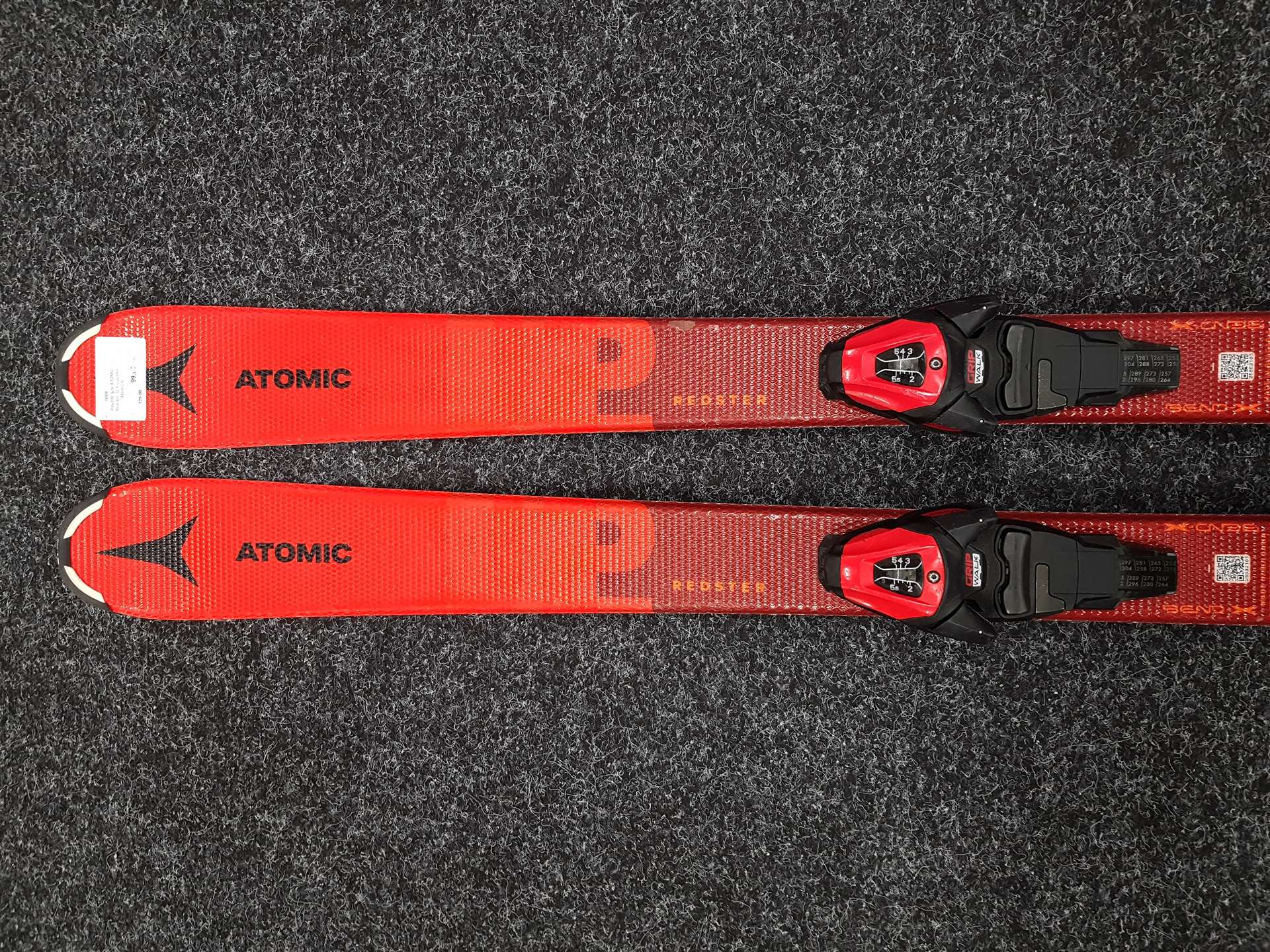 Używane narty ATOMIC Redster J2 + wiązania Atomic 6
