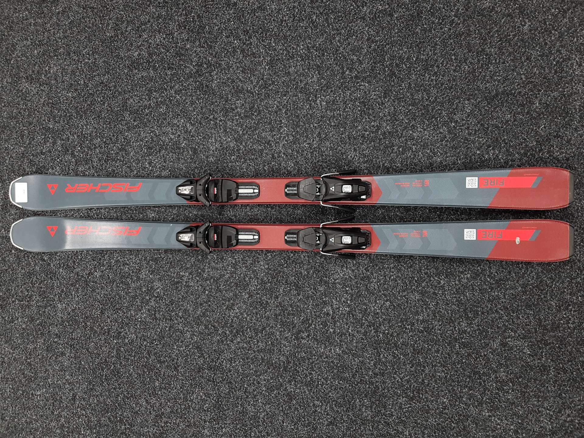 Skis FISCHER Fire d'occasion + fixations Fischer RS 9