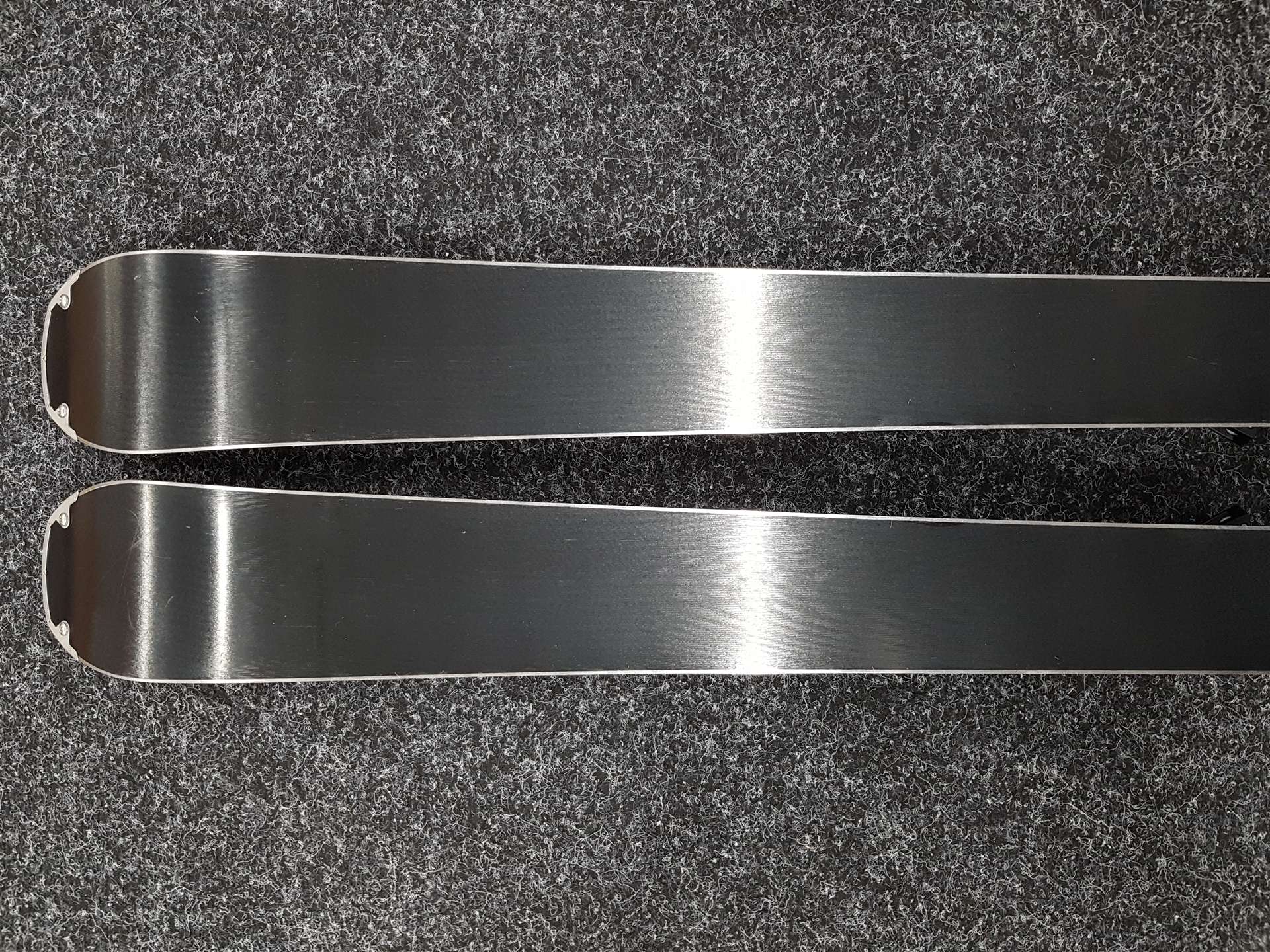 Skis FISCHER Fire d'occasion + fixations Fischer RS 9