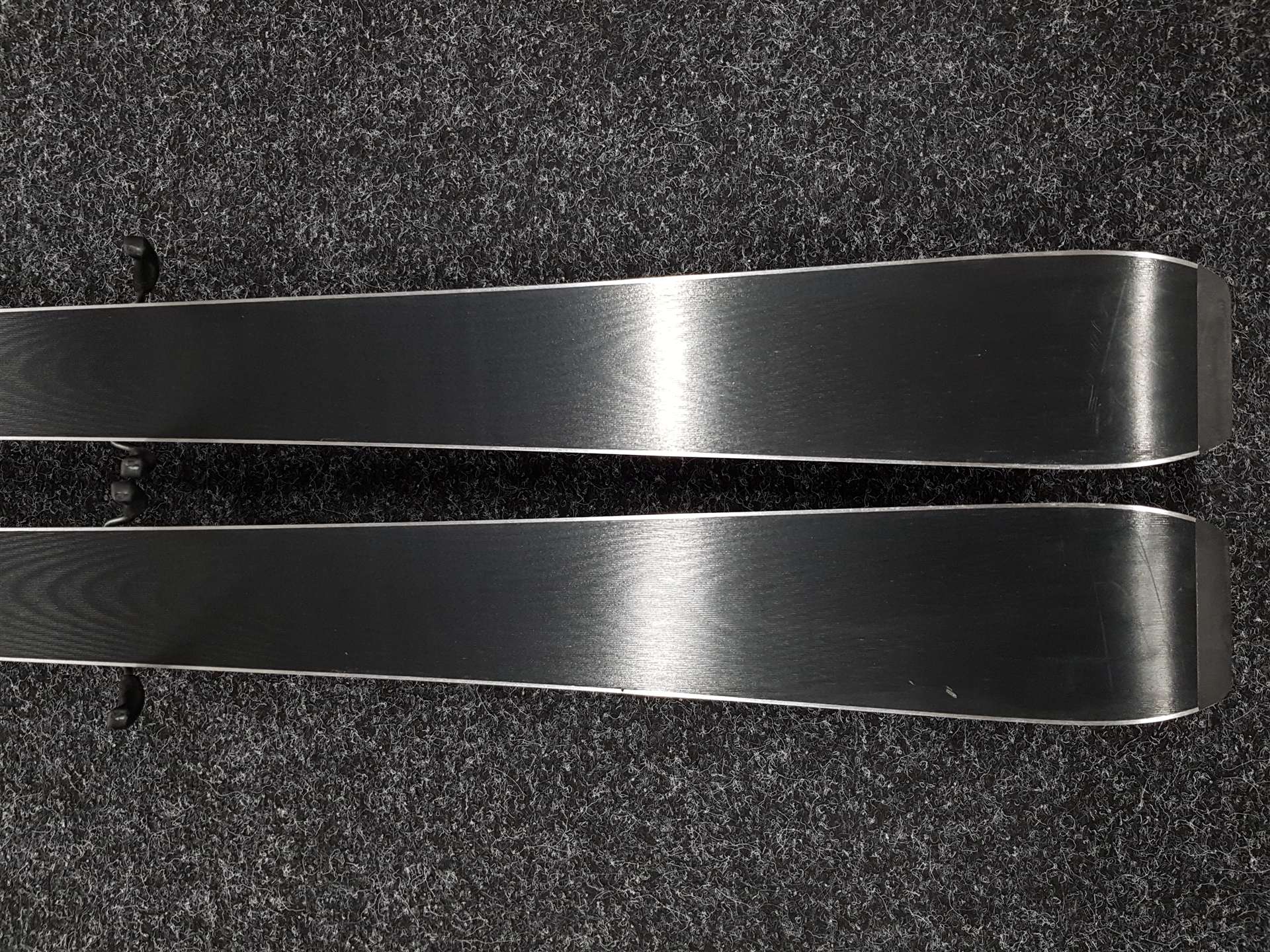 Skis FISCHER Fire d'occasion + fixations Fischer RS 9