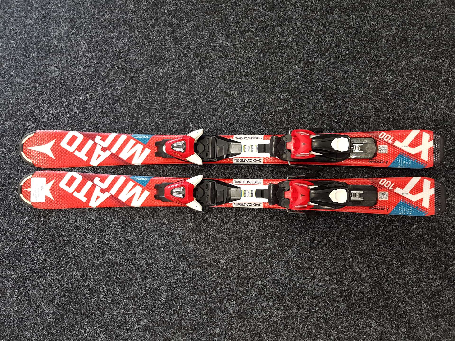 Použité detské lyže ATOMIC Redster + viazanie Atomic XTE 045
