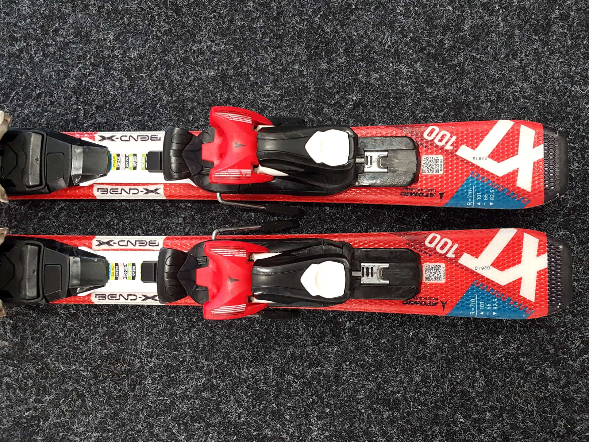 Použité detské lyže ATOMIC Redster + viazanie Atomic XTE 045