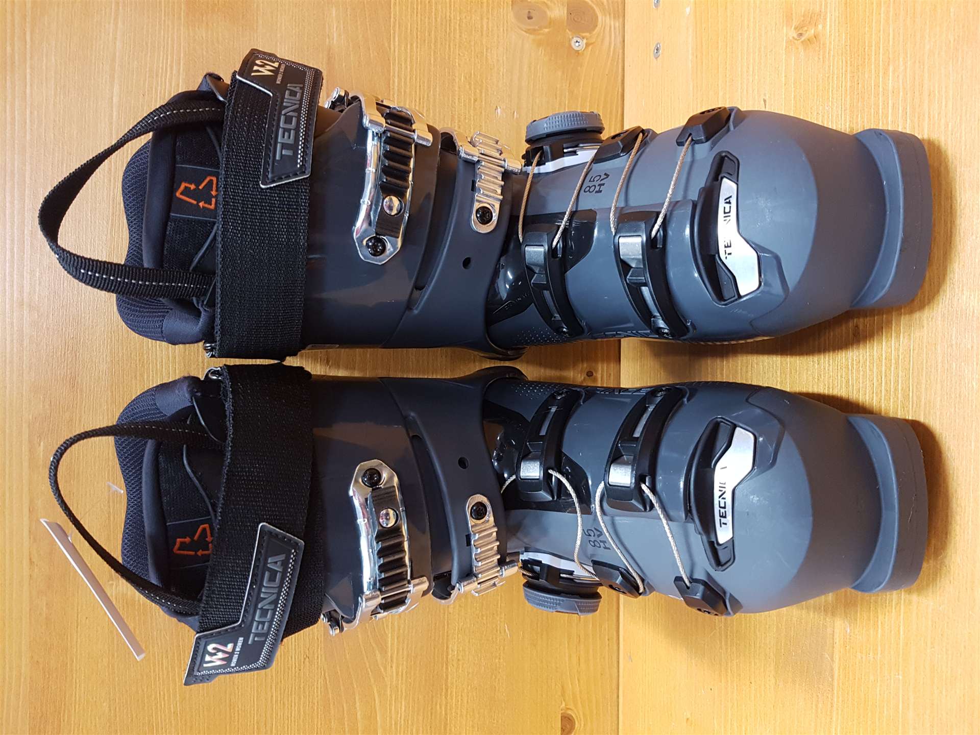 Gebrauchte Skischuhe TECNICA 85 HV W2