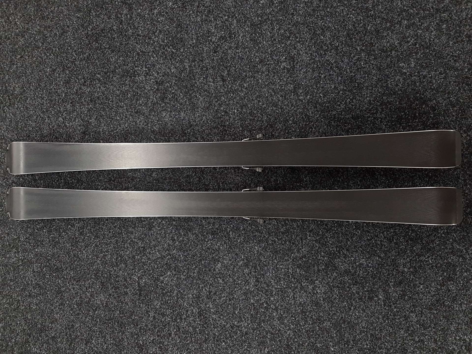 Použité lyže VOLKL Racetiger GS + vázání Marker 4,5