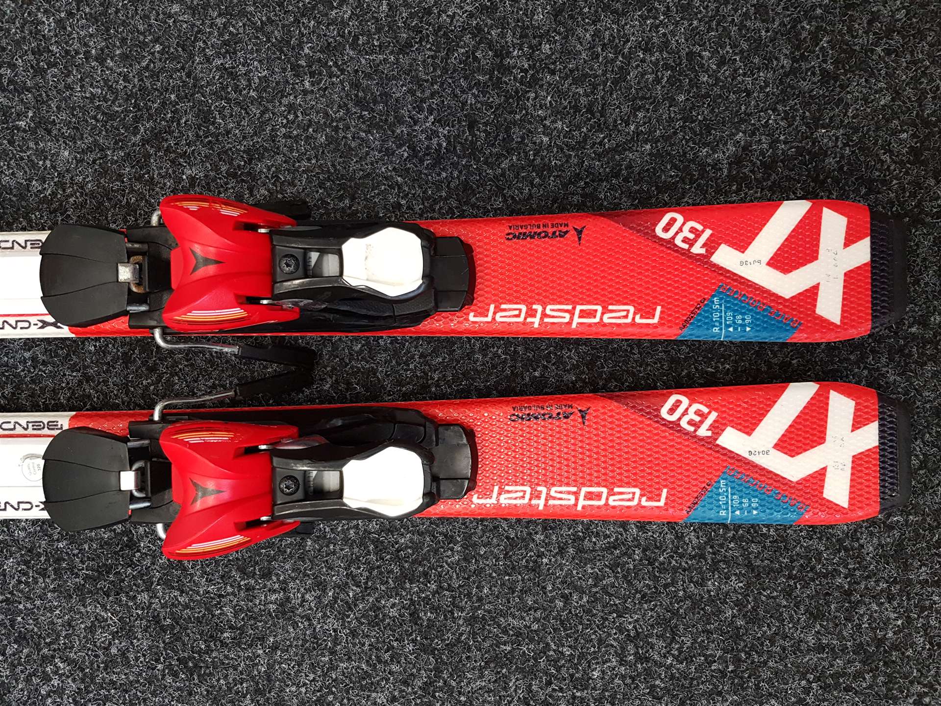 Sci da sci usati per bambini, modello ATOMIC Redster XT + attacchi Atomic XTE 7.