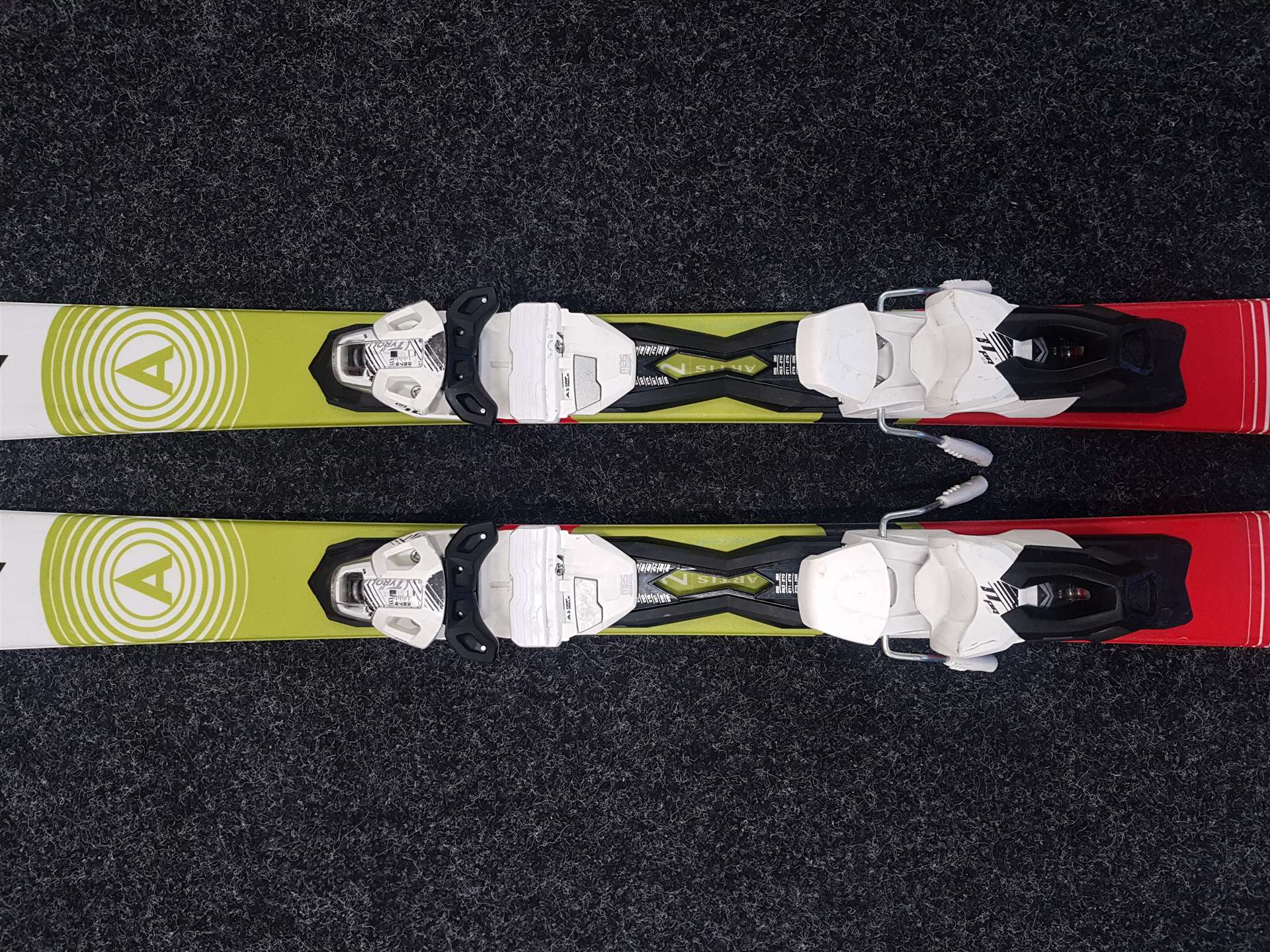 Použité lyže ARTIS 2 + viazanie Tyrolia Pro MBS 11